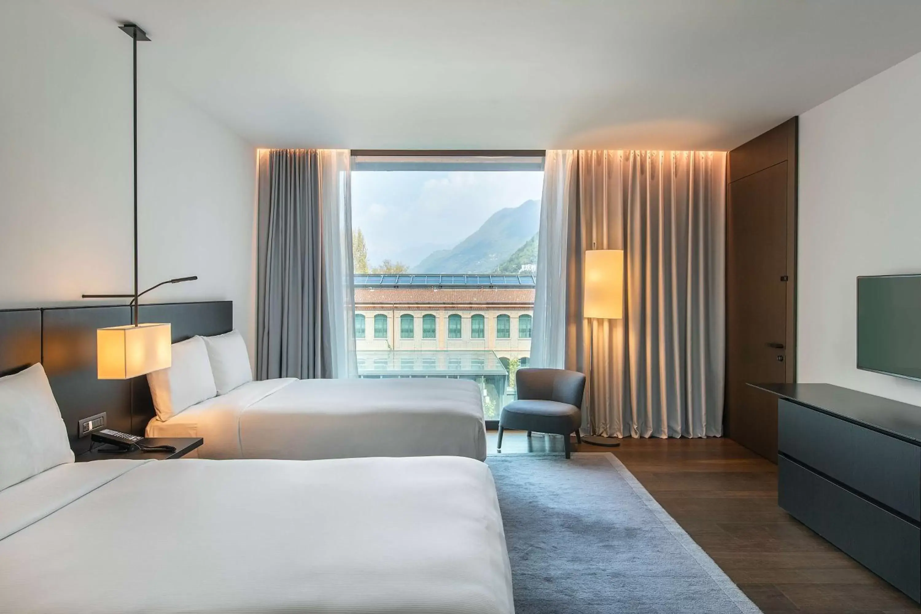 Bedroom in Hilton Lake Como