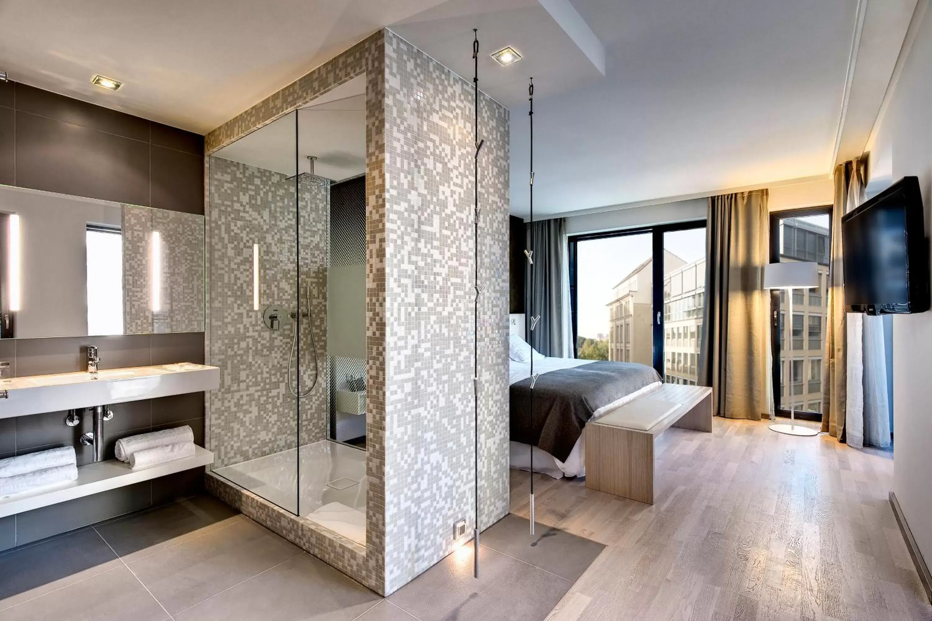 Bedroom, Bathroom in Barceló Hamburg