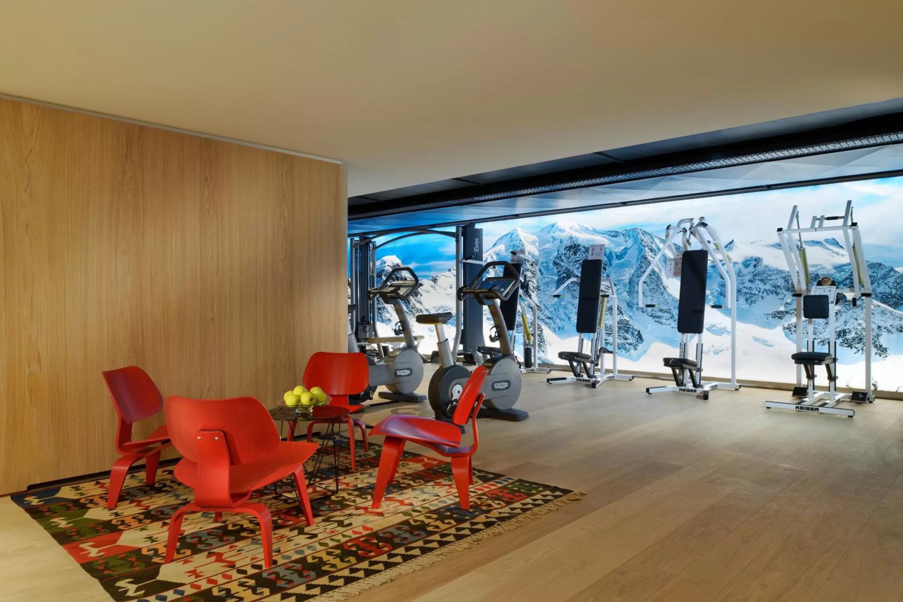 Fitness centre/facilities in Crystal Hotel superior