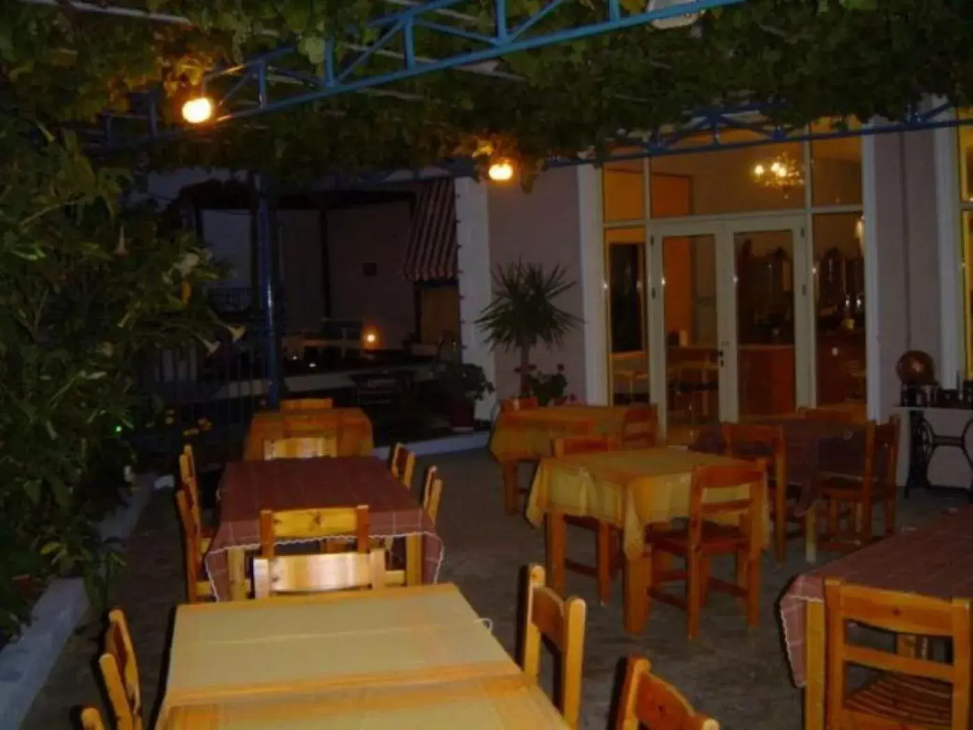 Patio, Restaurant/Places to Eat in Hotel Kourkoumelata