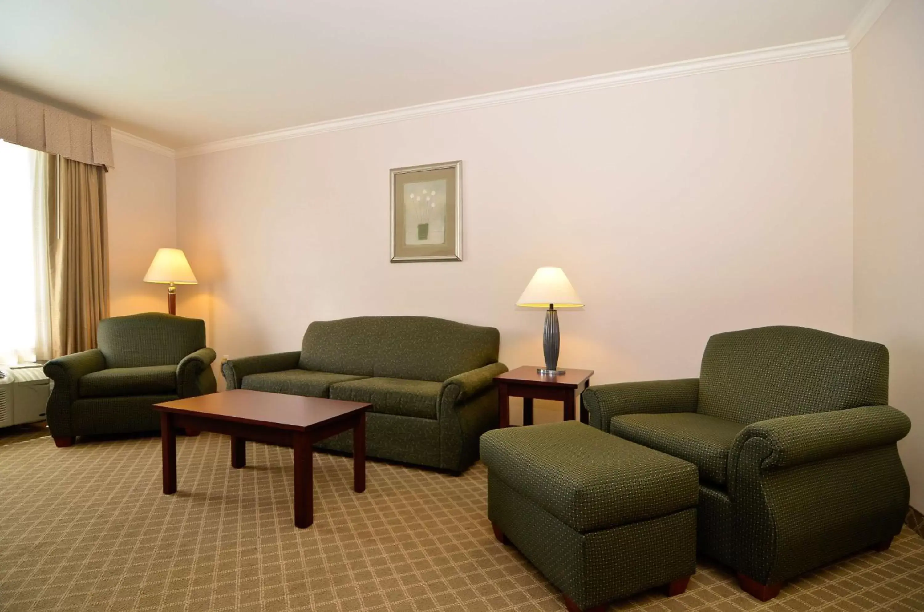 Photo of the whole room, Seating Area in Best Western Plus Country Park Hotel