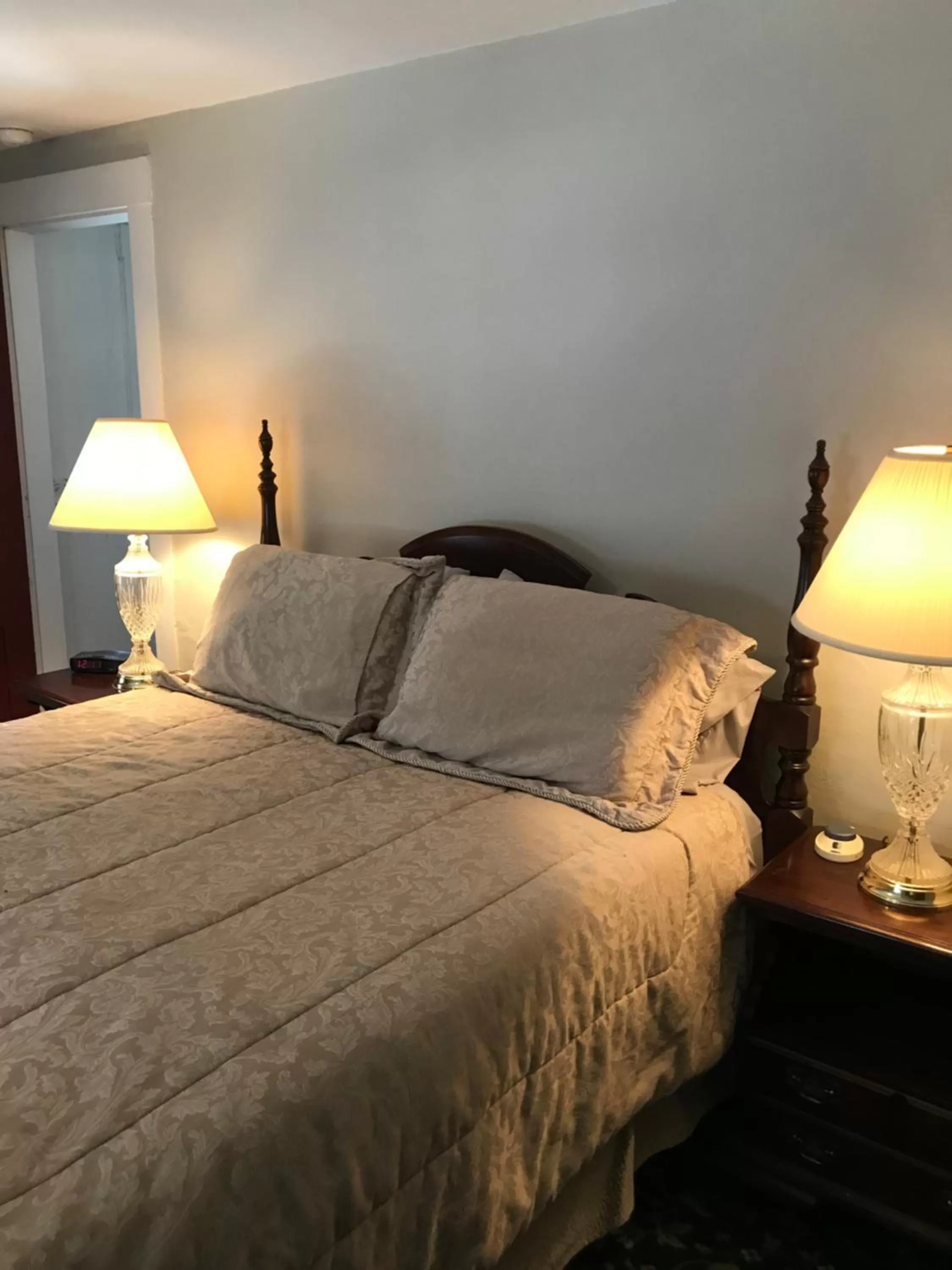 Bed in Maple Hill Farm Bed & Breakfast