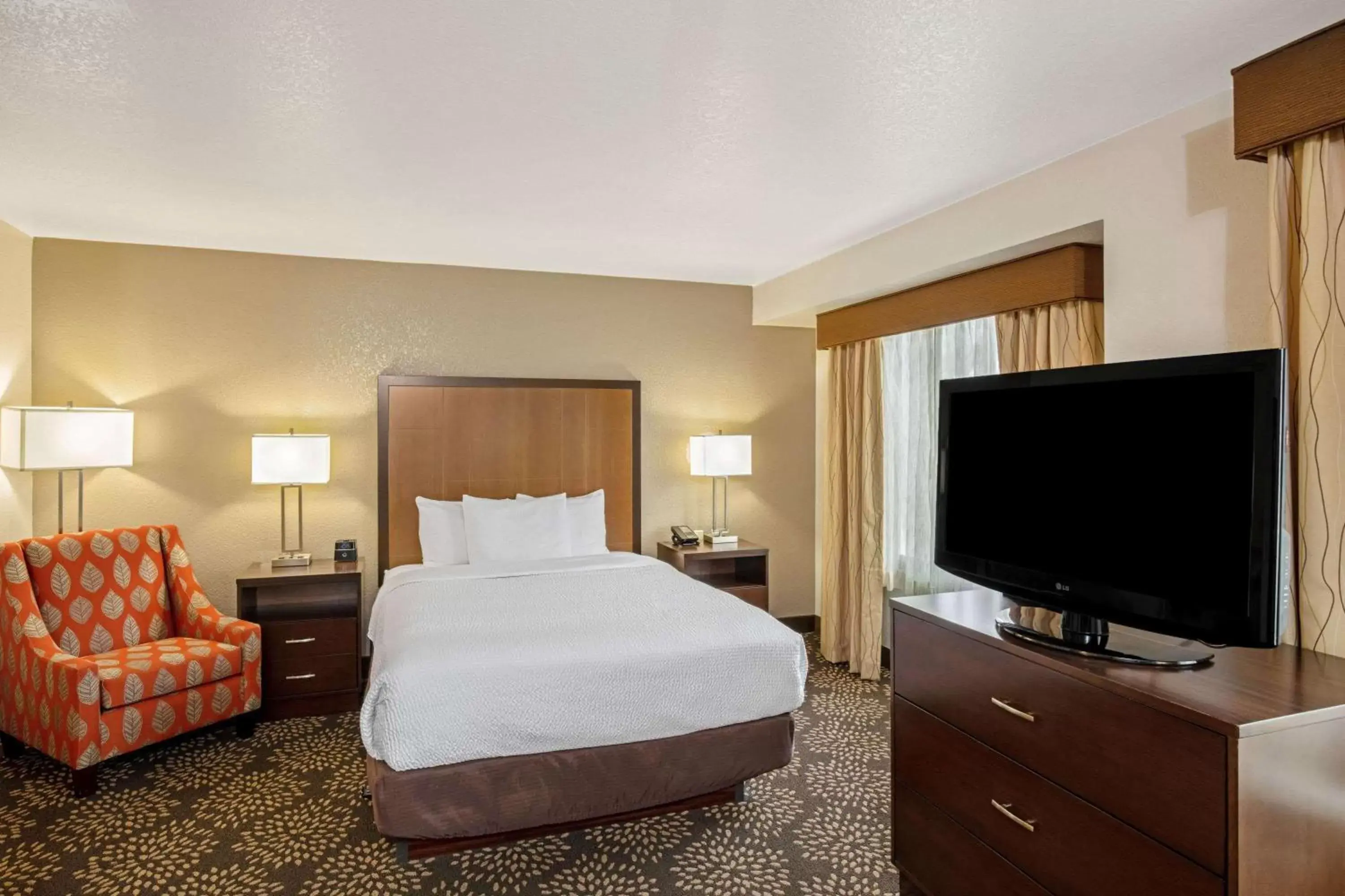 Photo of the whole room, Bed in La Quinta by Wyndham Las Vegas RedRock/Summerlin