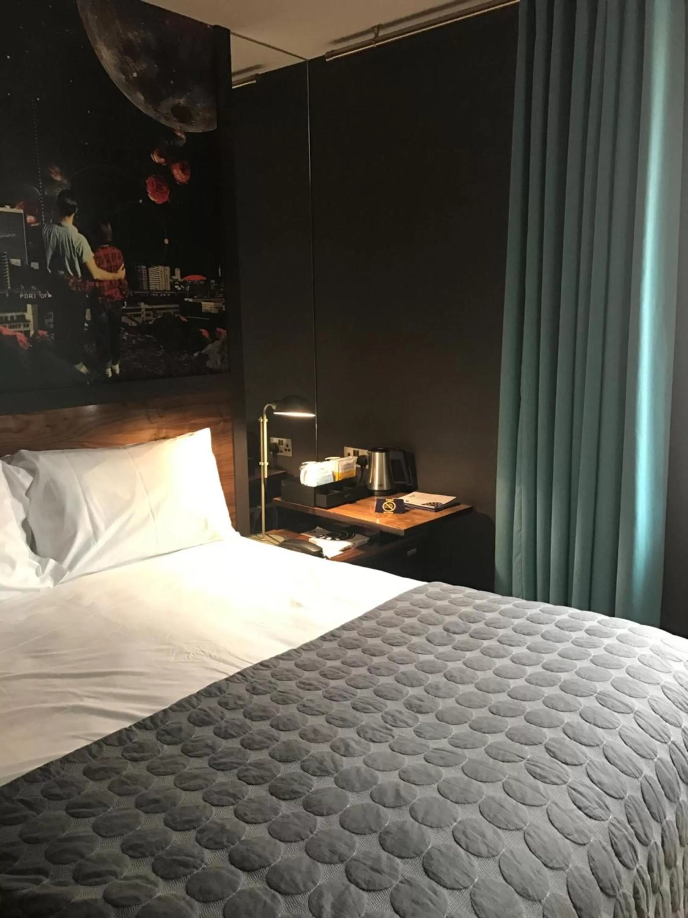 Bedroom, Bed in Bullitt Hotel