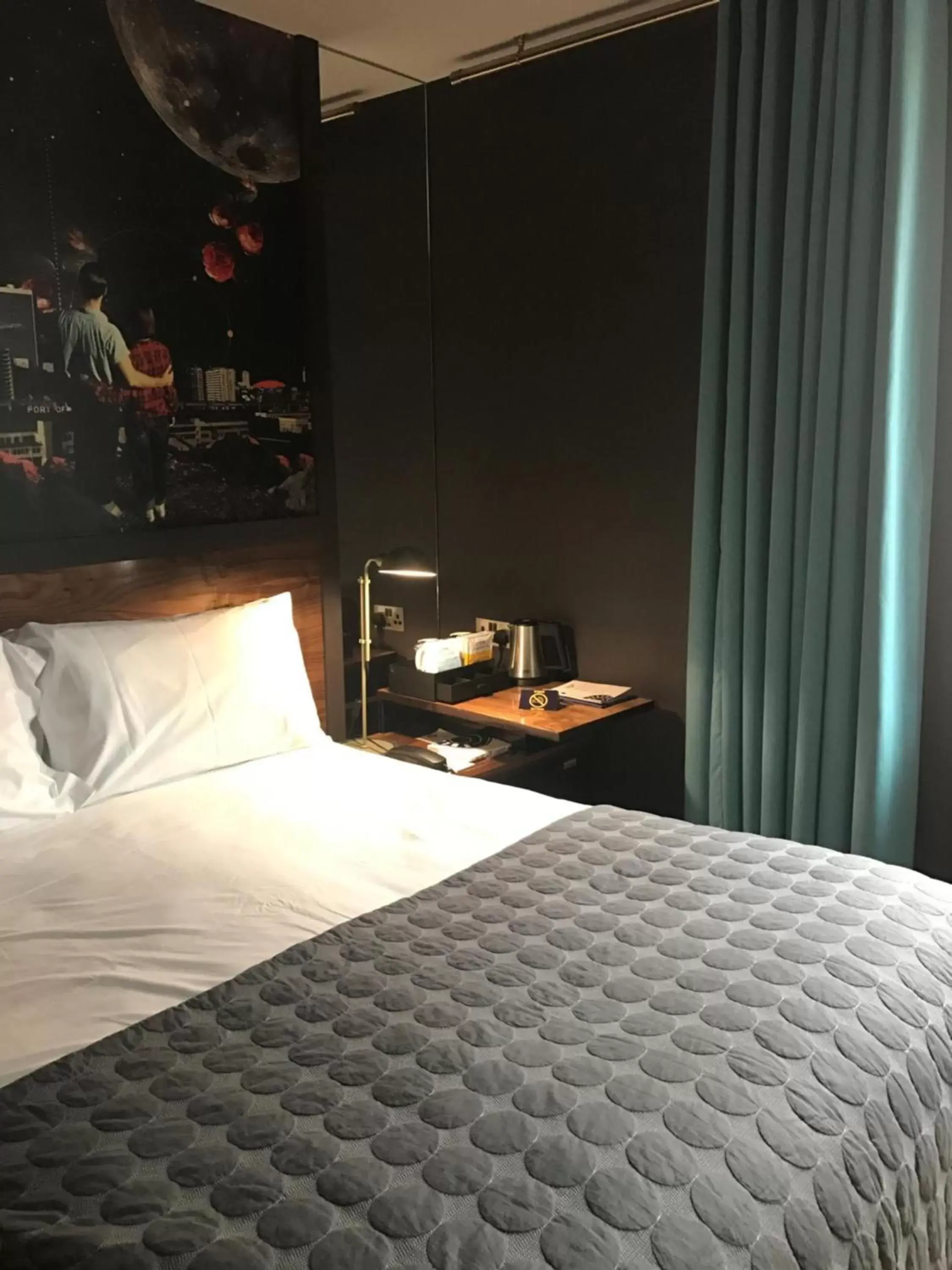 Bedroom, Bed in Bullitt Hotel