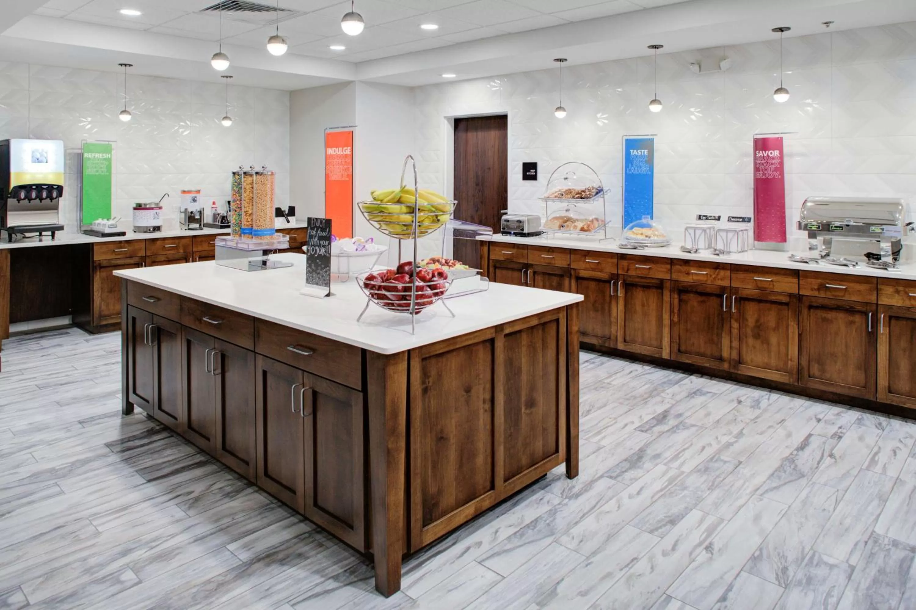 Breakfast in Hampton Inn Suites Flagstaff East