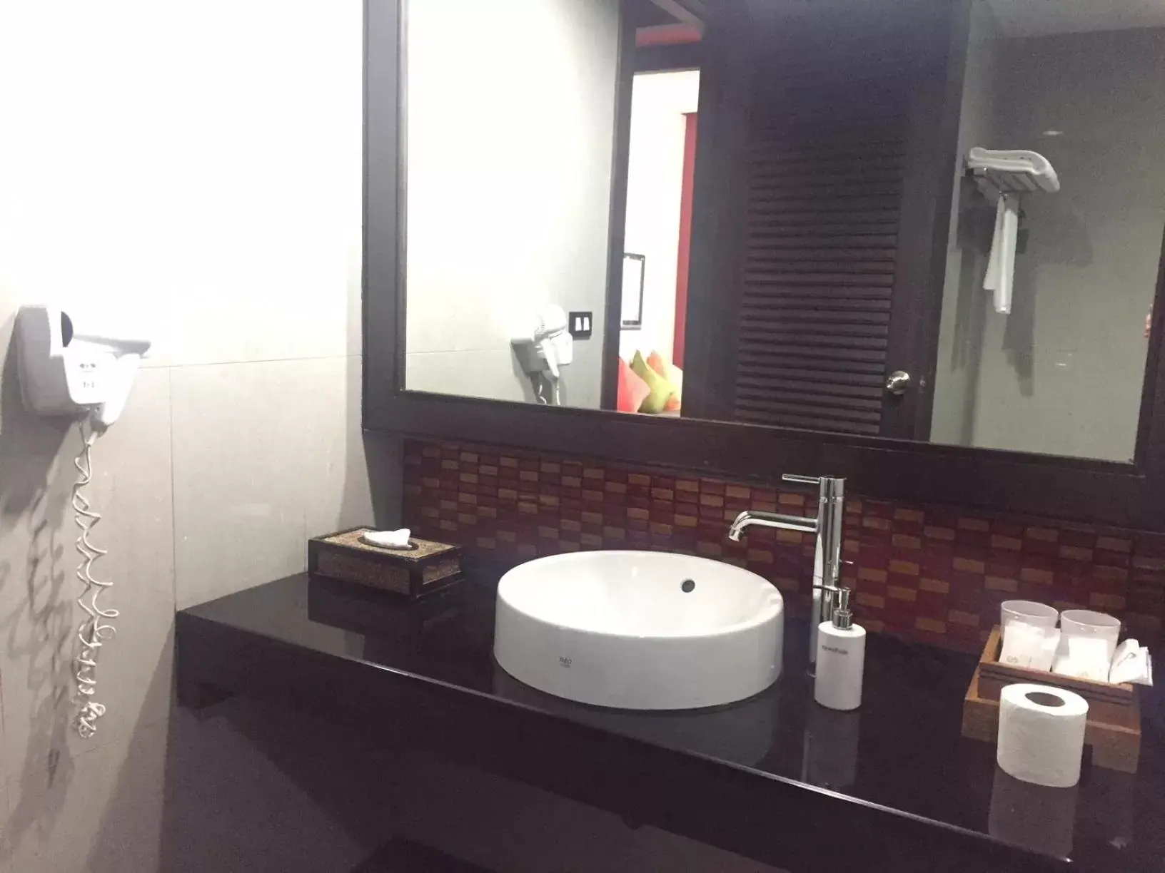 Bathroom in Sunee Grand Hotel&convention Center