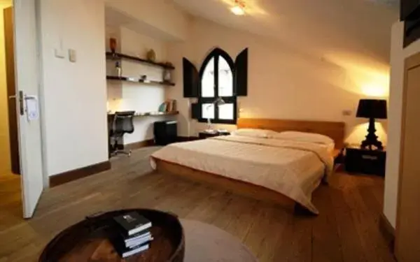 Bedroom in Nine Hotel