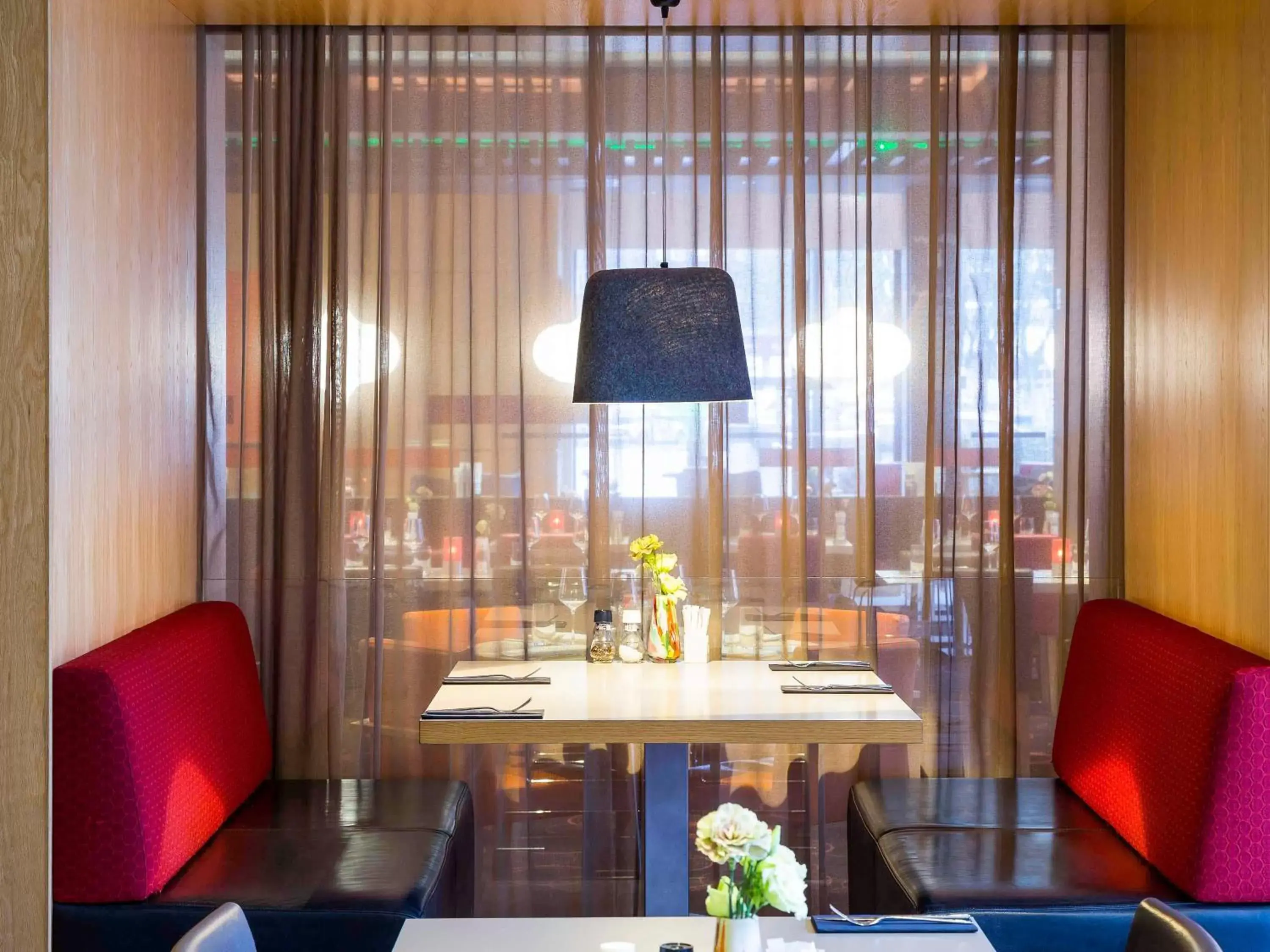 Restaurant/places to eat in Novotel Amsterdam City