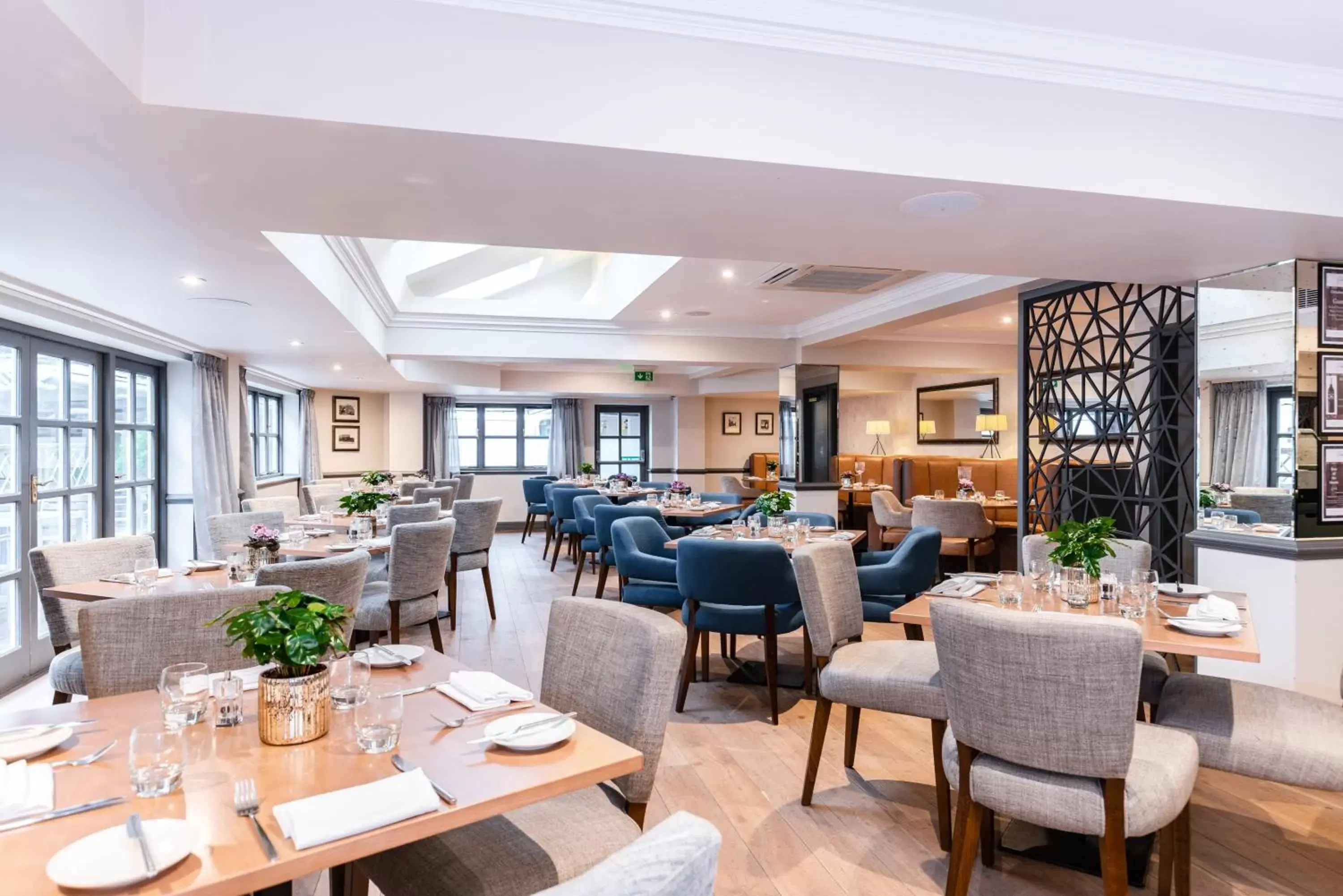 Restaurant/Places to Eat in Villiers Hotel