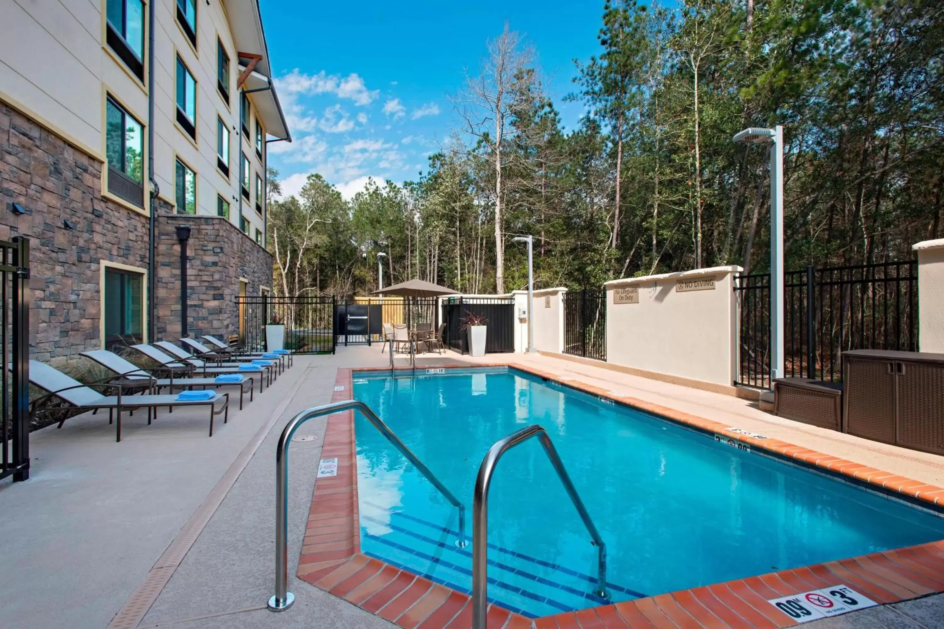 Swimming Pool in TownePlace Suites by Marriott Slidell