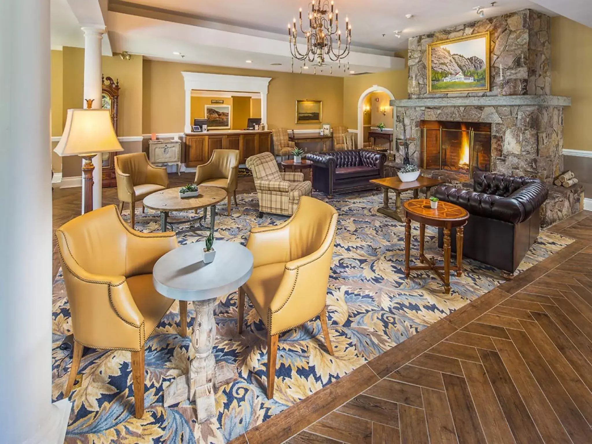 Lobby or reception, Lounge/Bar in White Mountain Hotel and Resort