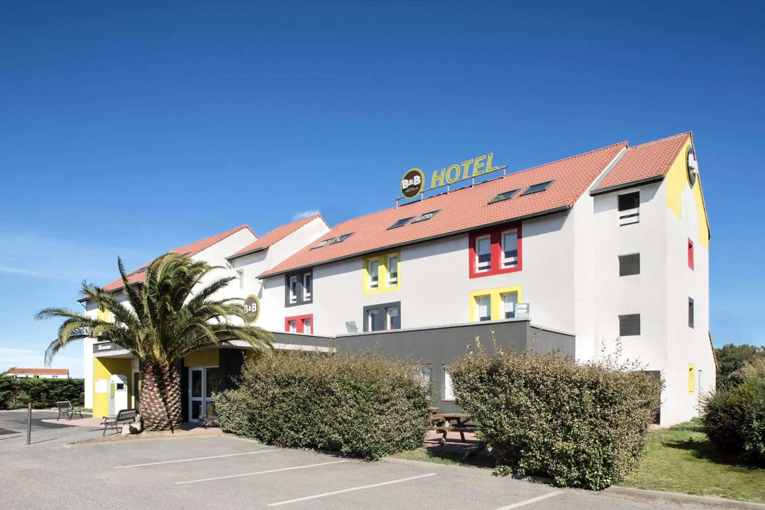 Facade/entrance, Property Building in B&B HOTEL PERPIGNAN Nord Aéroport