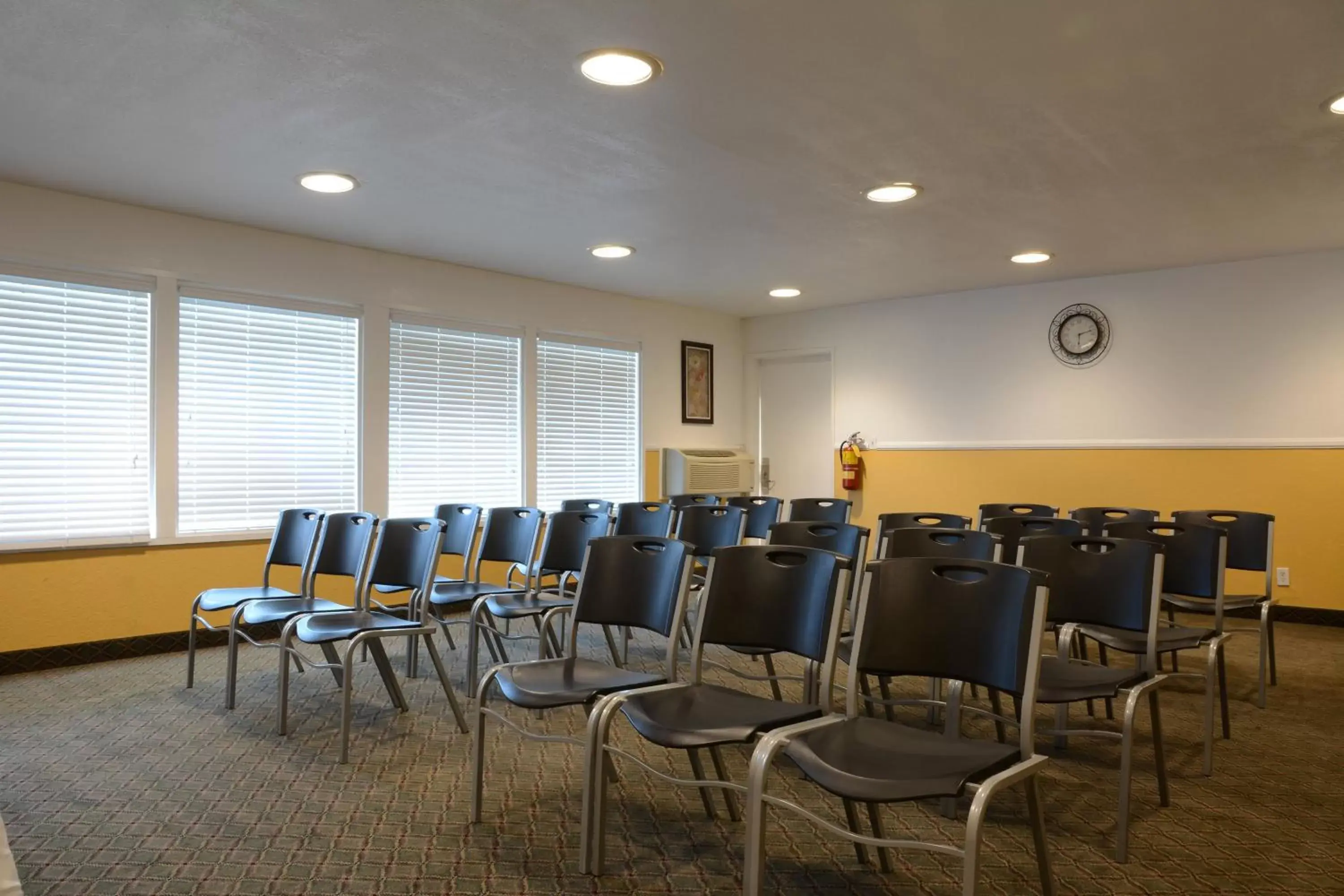 Meeting/conference room, Business Area/Conference Room in Red Roof Inn San Dimas - Fairplex