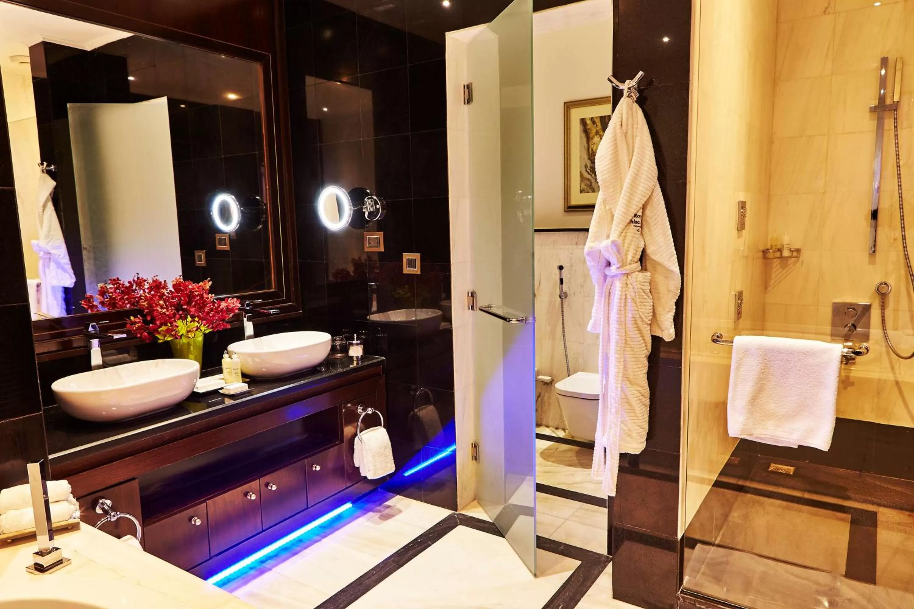 Bedroom in Royal Maxim Palace Kempinski Cairo