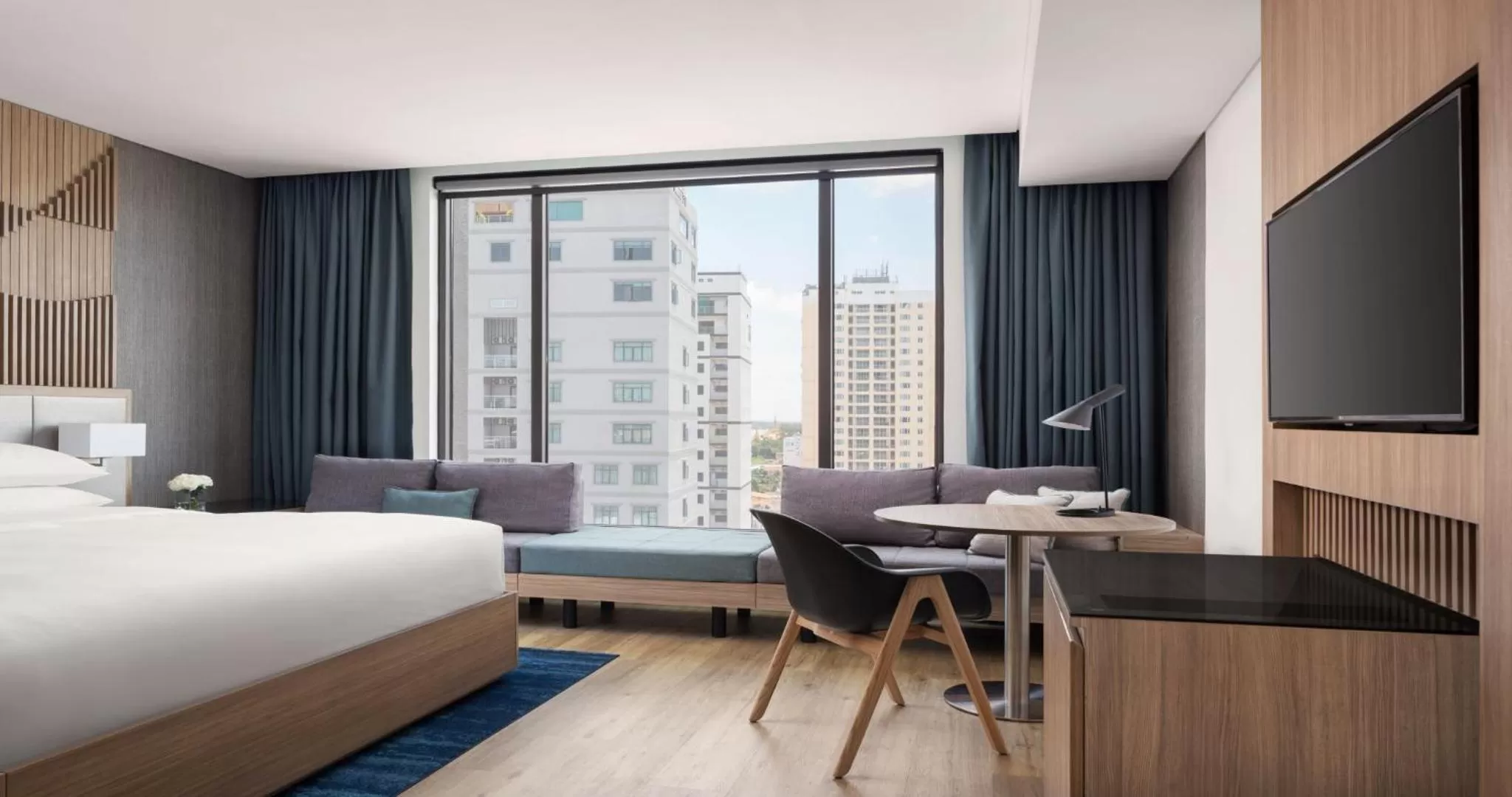 Bedroom, Bed in Courtyard by Marriott Phnom Penh