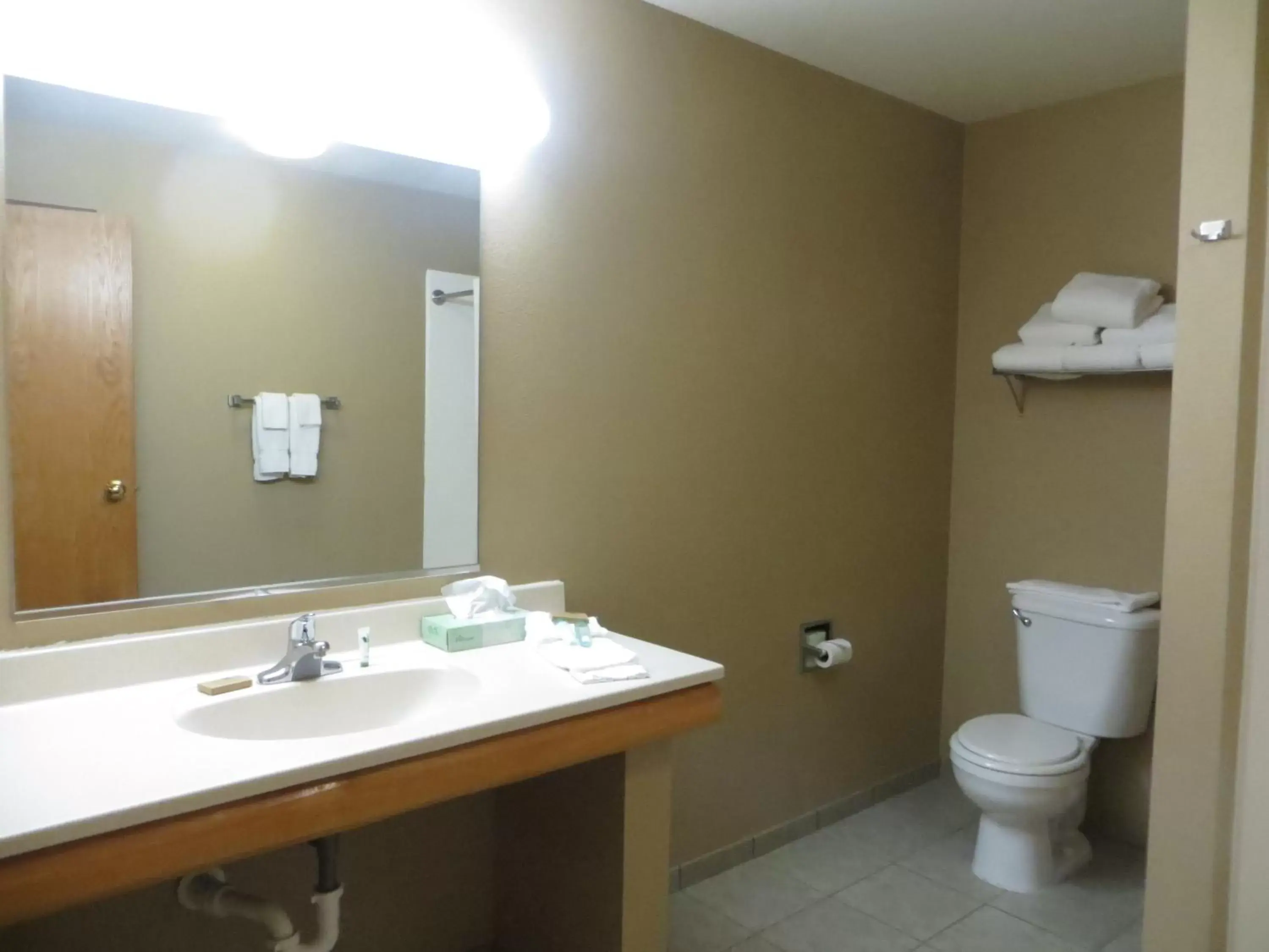 Bathroom in Cranberry Country Lodge