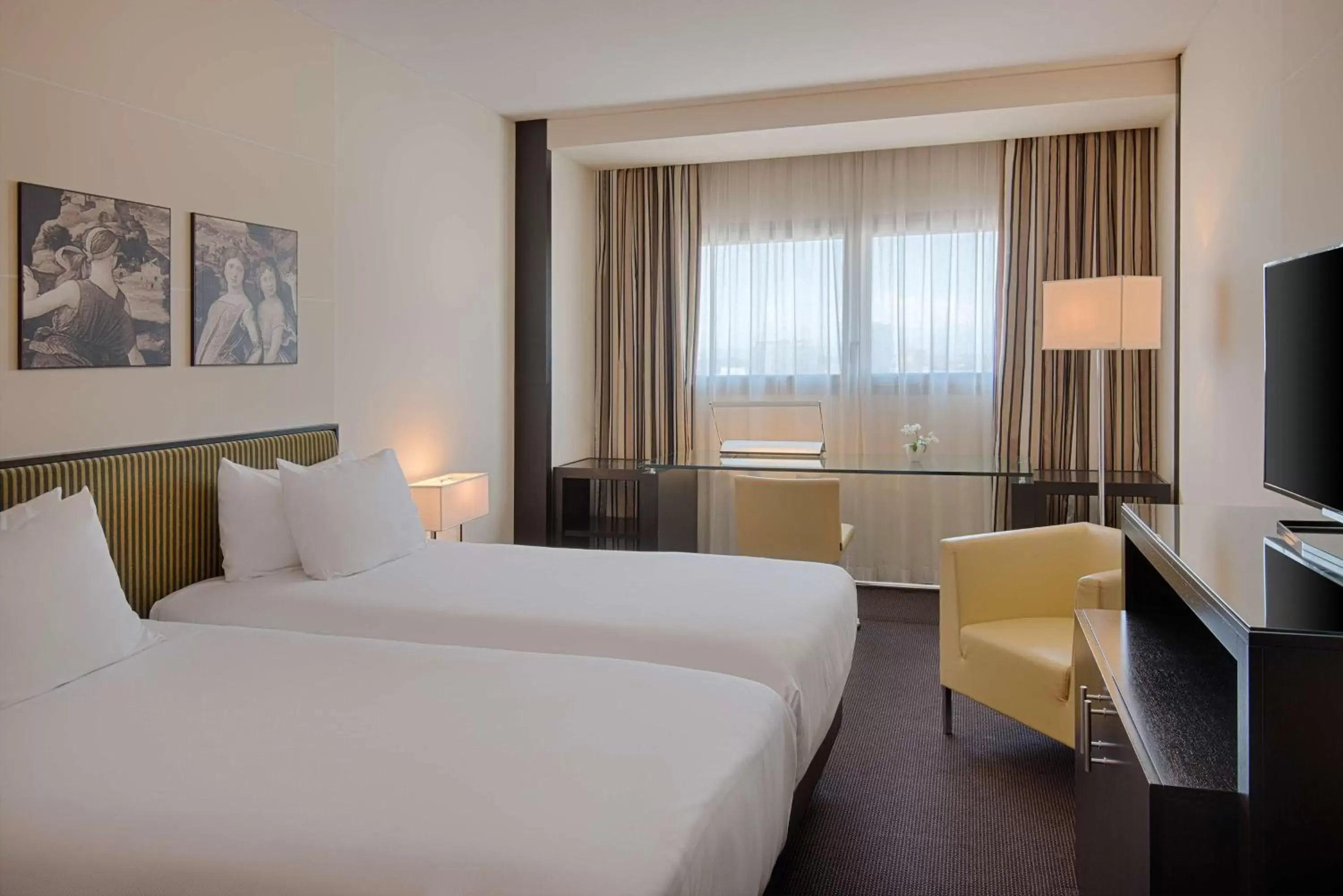 Superior Double or Twin Room with View and extra bed in Savhotel Mantegna Padova Superior Double or Twin Room with View and extra bed in Savhotel Mantegna Padova