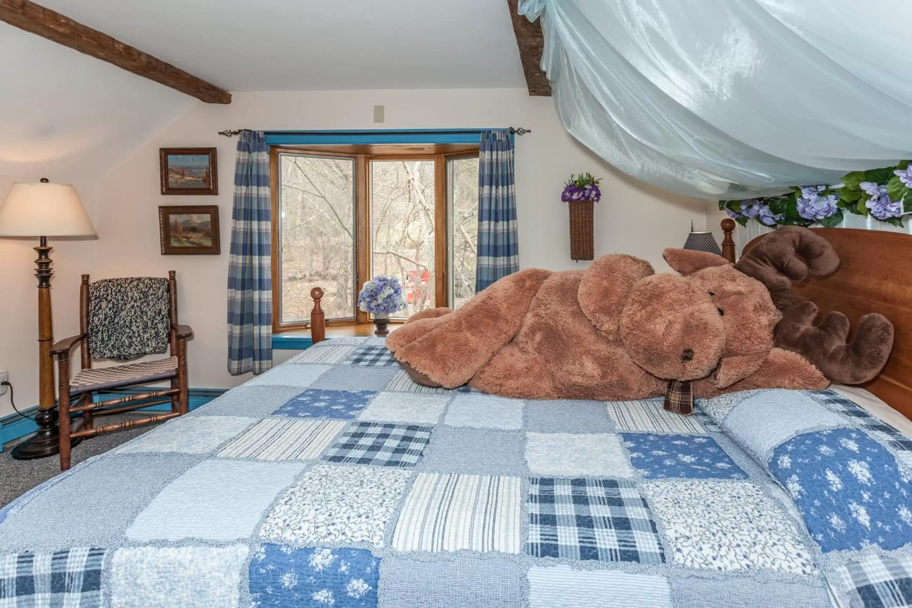 Bed, Seating Area in Inn at Buck Hollow Farm