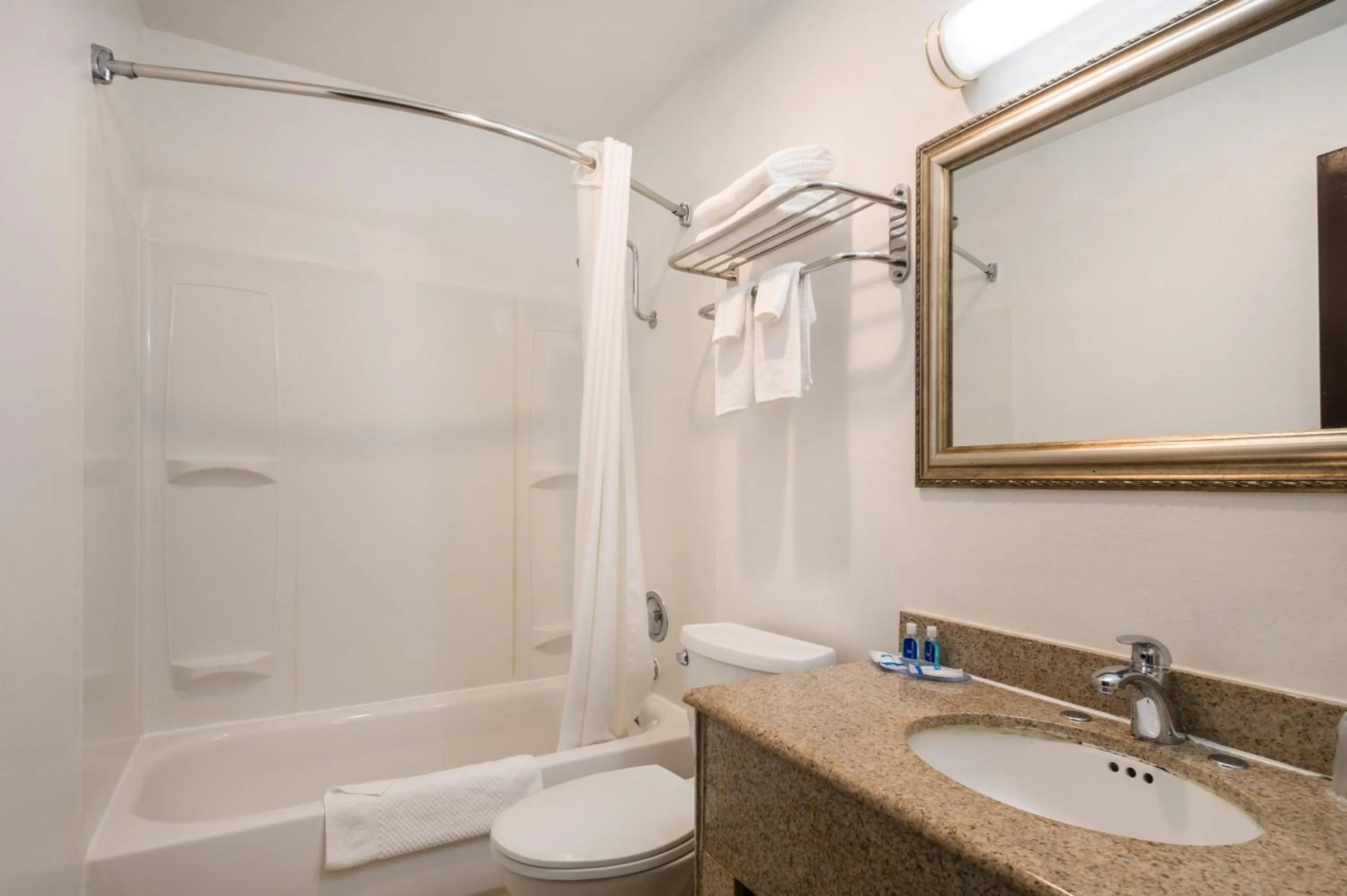 Rodeway Inn & Suites Portland West - Beaverton
