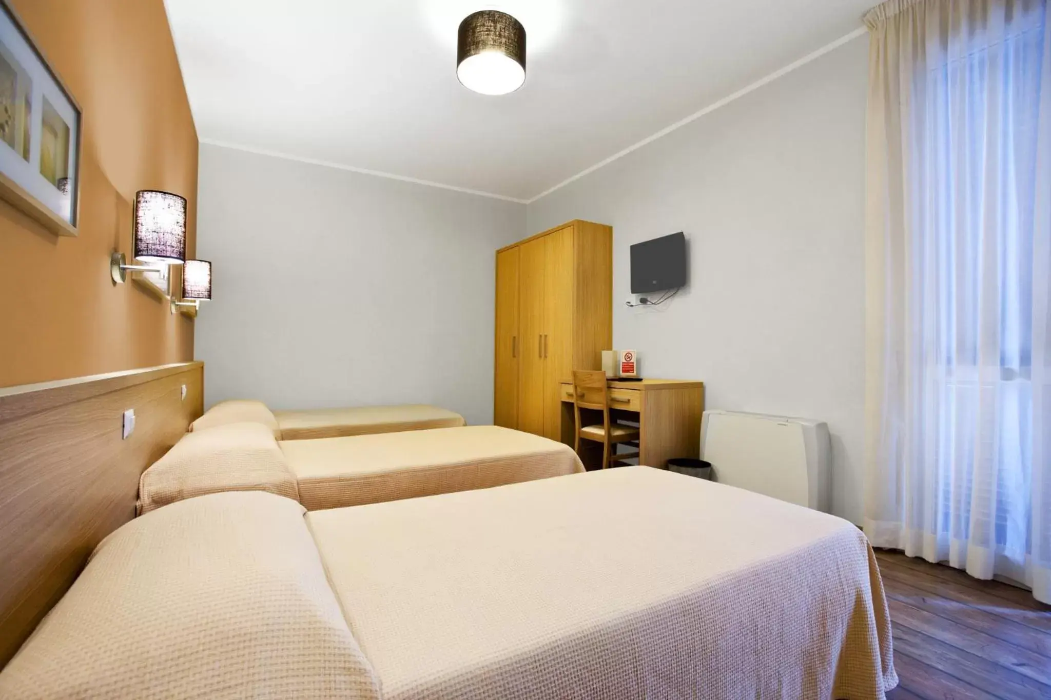 Bed in Hotel La Campagnola