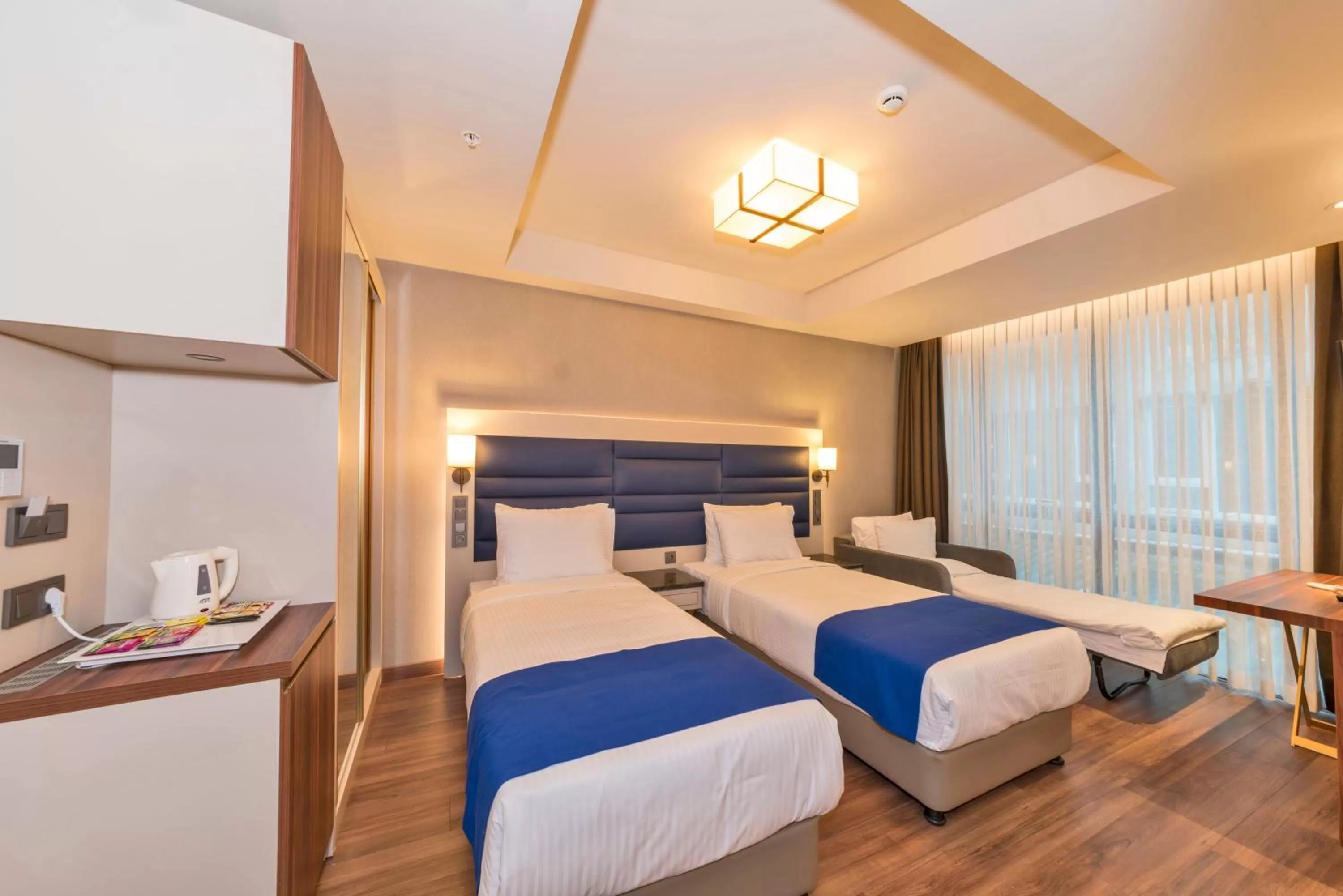 Bedroom, Bed in Golden Royal Hotel