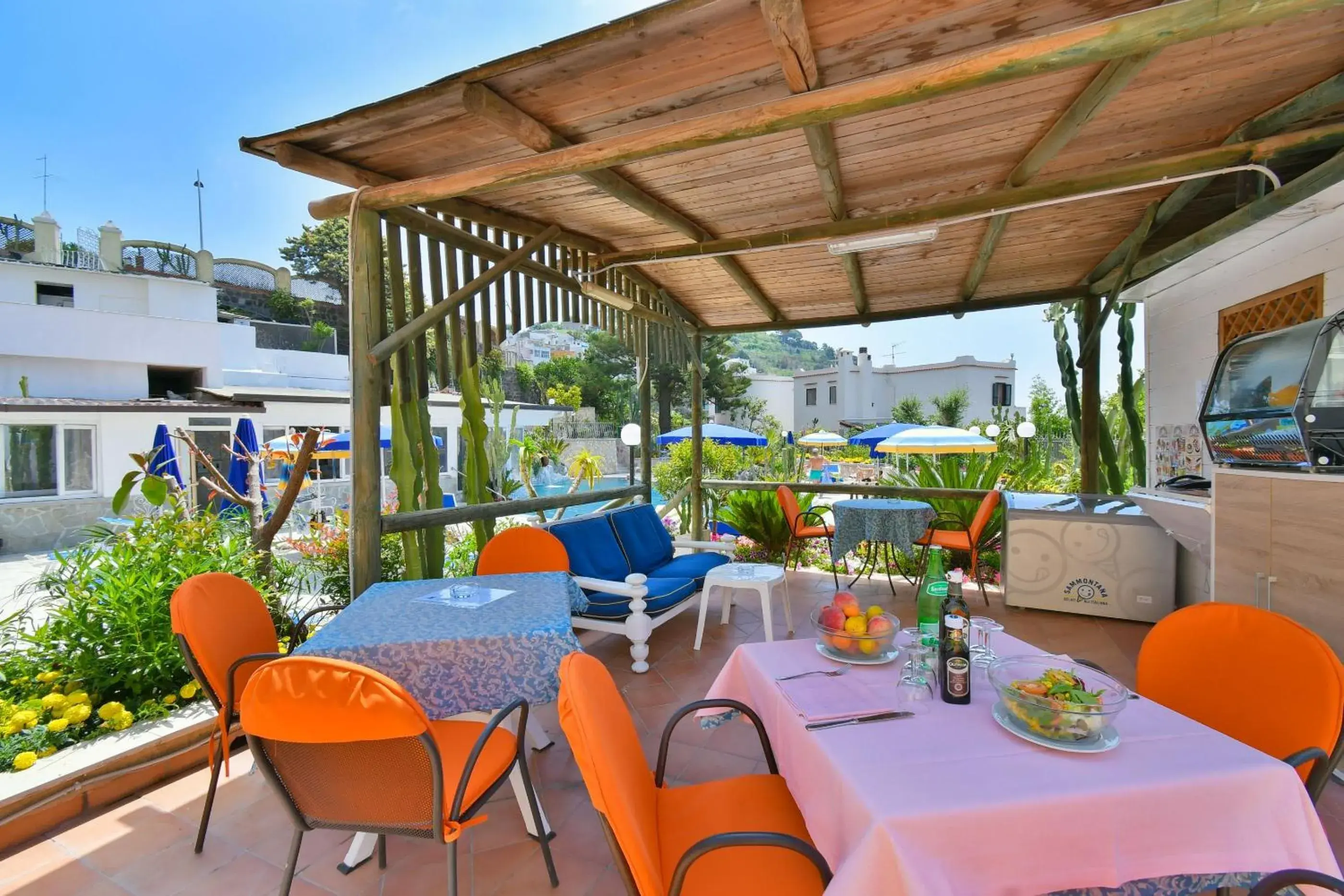 Patio, Restaurant/Places to Eat in Hotel Terme Saint Raphael