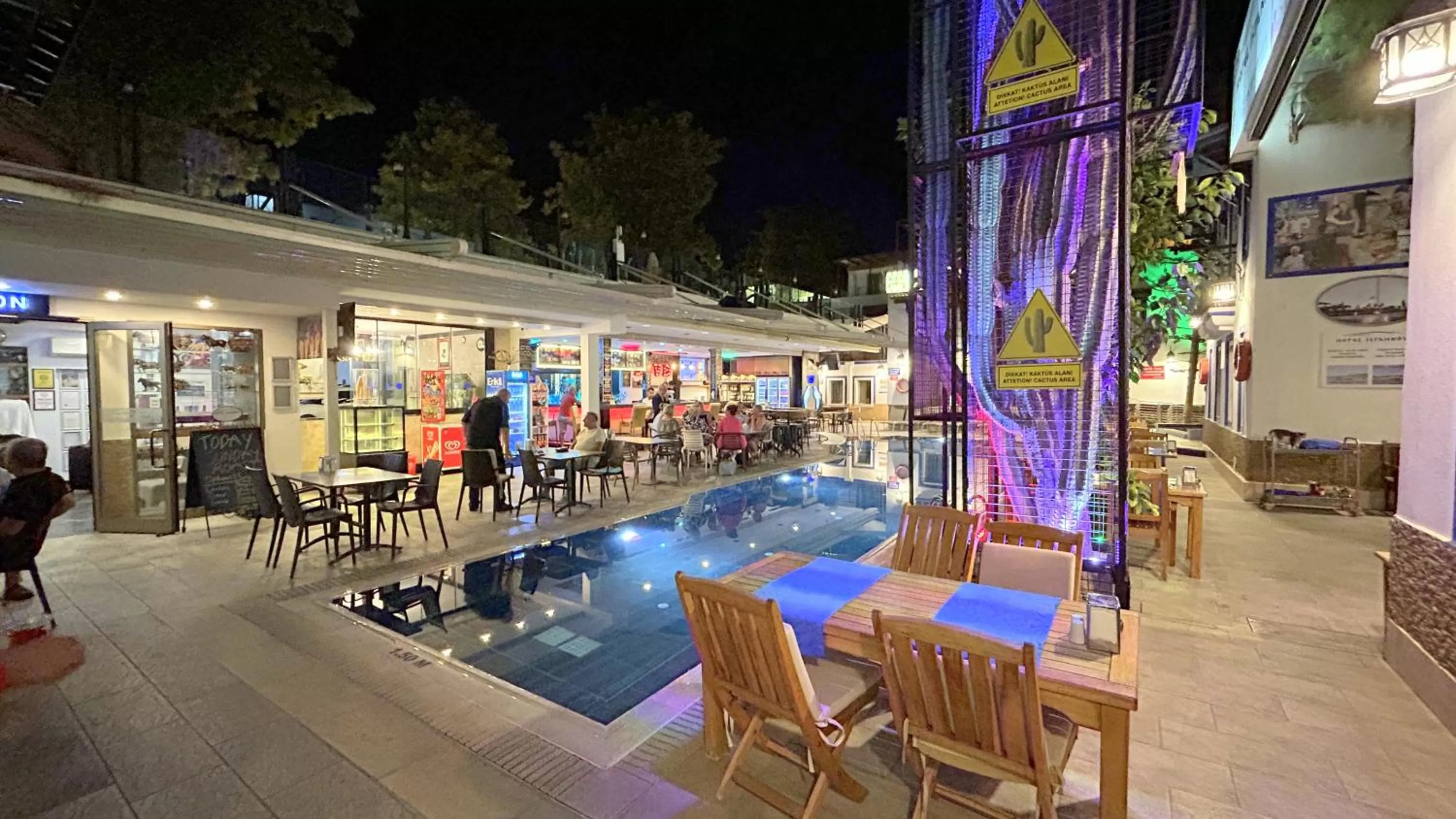 Restaurant/places to eat in Istankoy Hotel