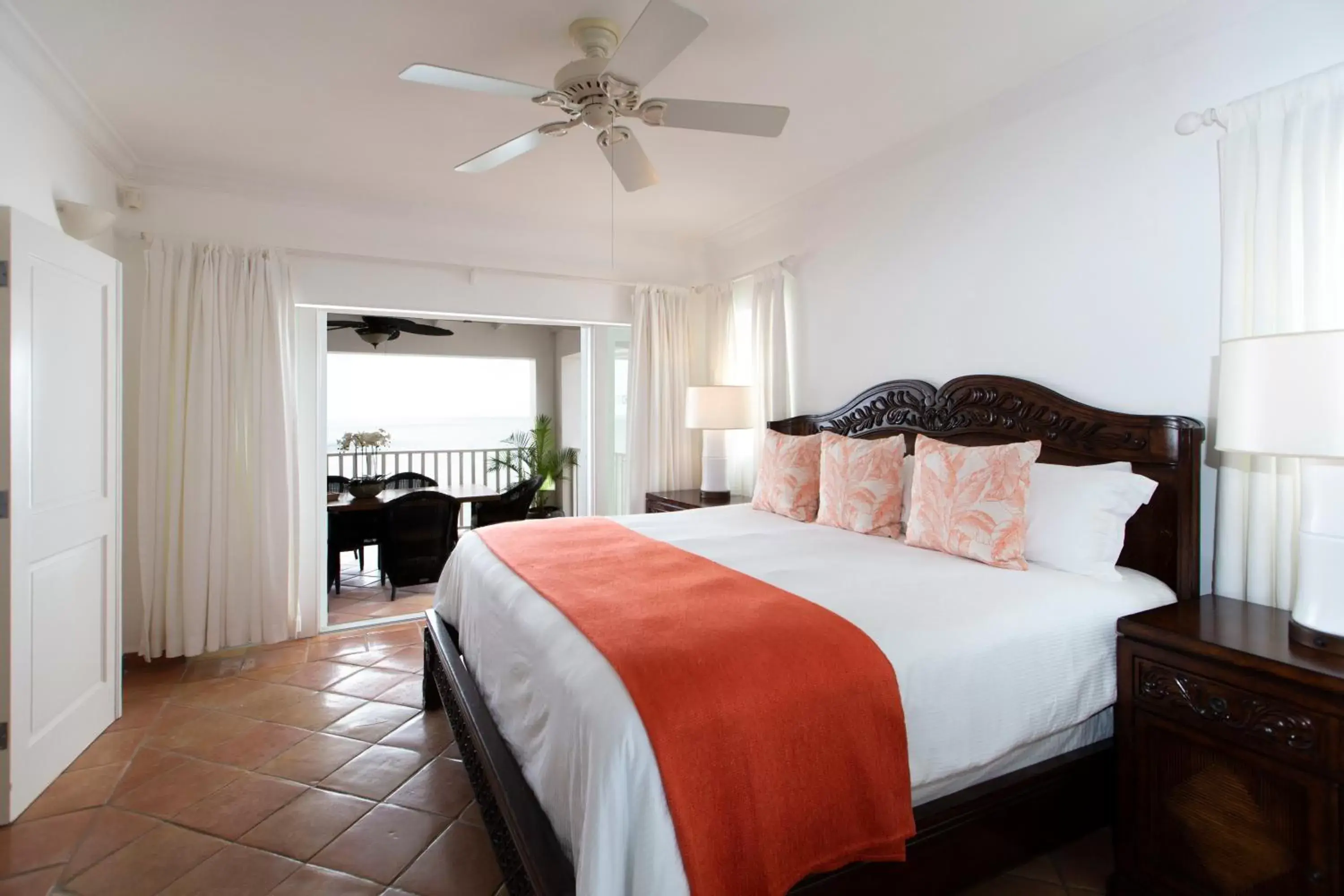 Bed in Windjammer Landing Villa Beach Resort