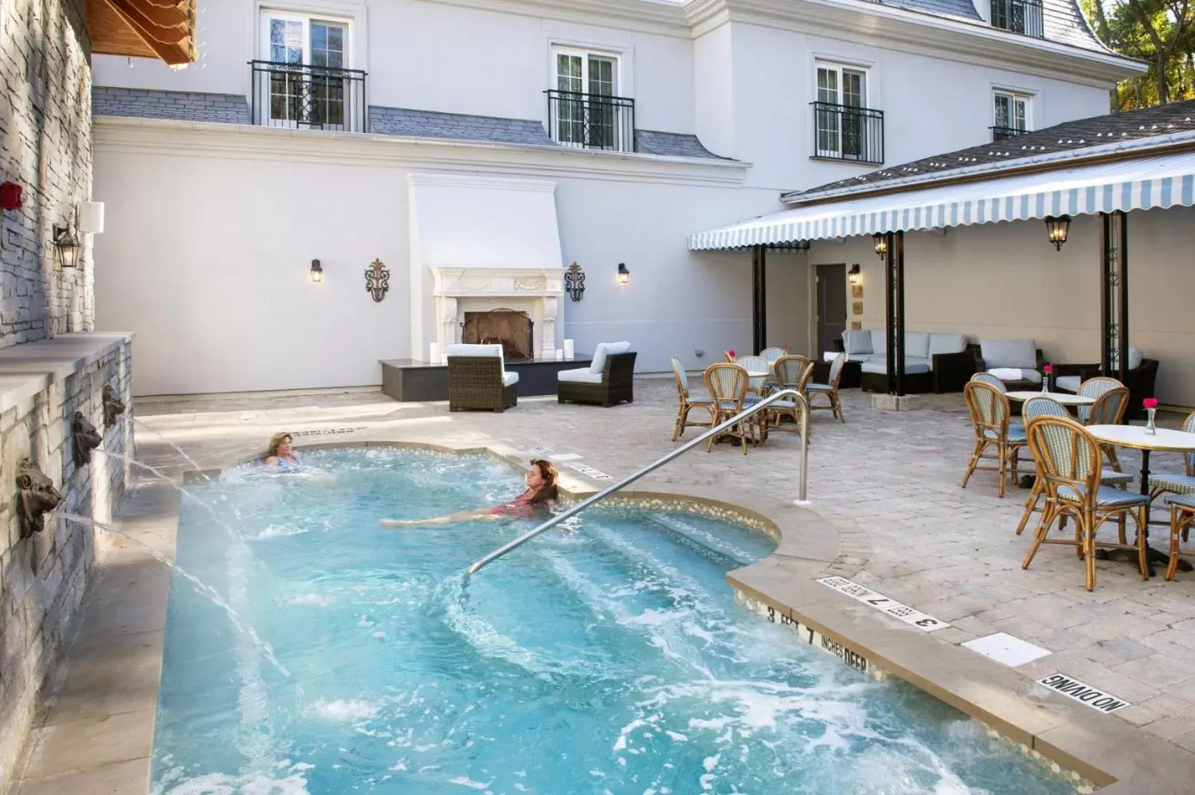 Hot Tub, Swimming Pool in Mirbeau Inn & Spa, Rhinebeck