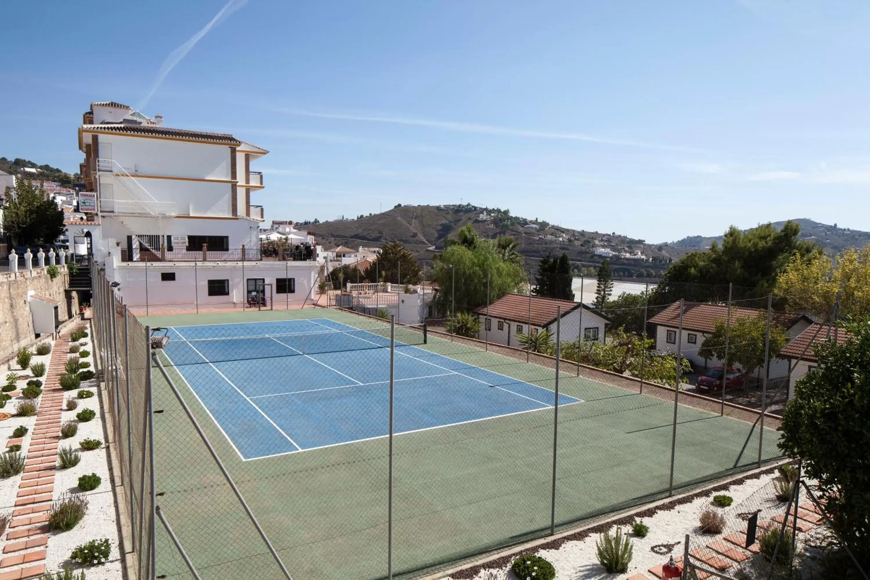 Tennis court, Tennis/Squash in Hotel y Bungalows Balcón de Competa
