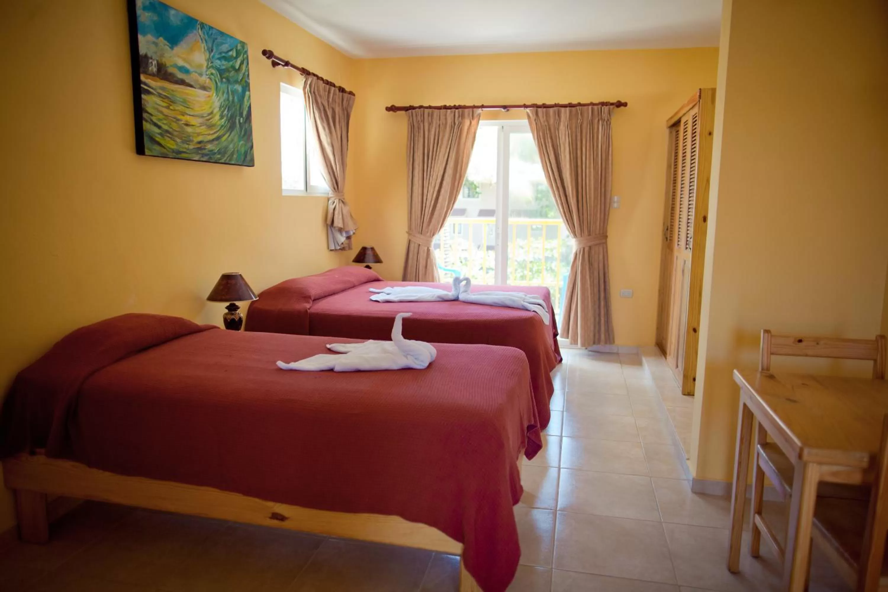 Day, Bed in Kite Beach Inn