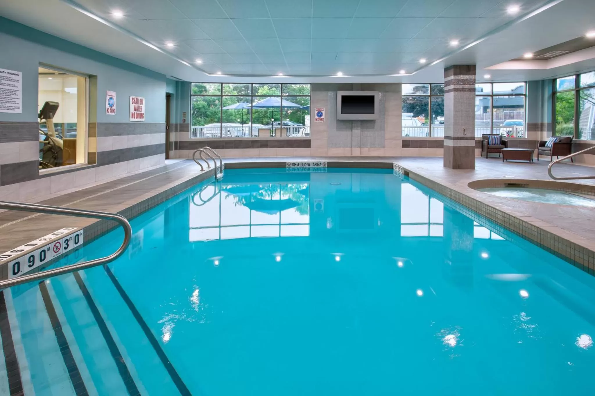 Swimming pool in Holiday Inn Express Kingston Central by IHG