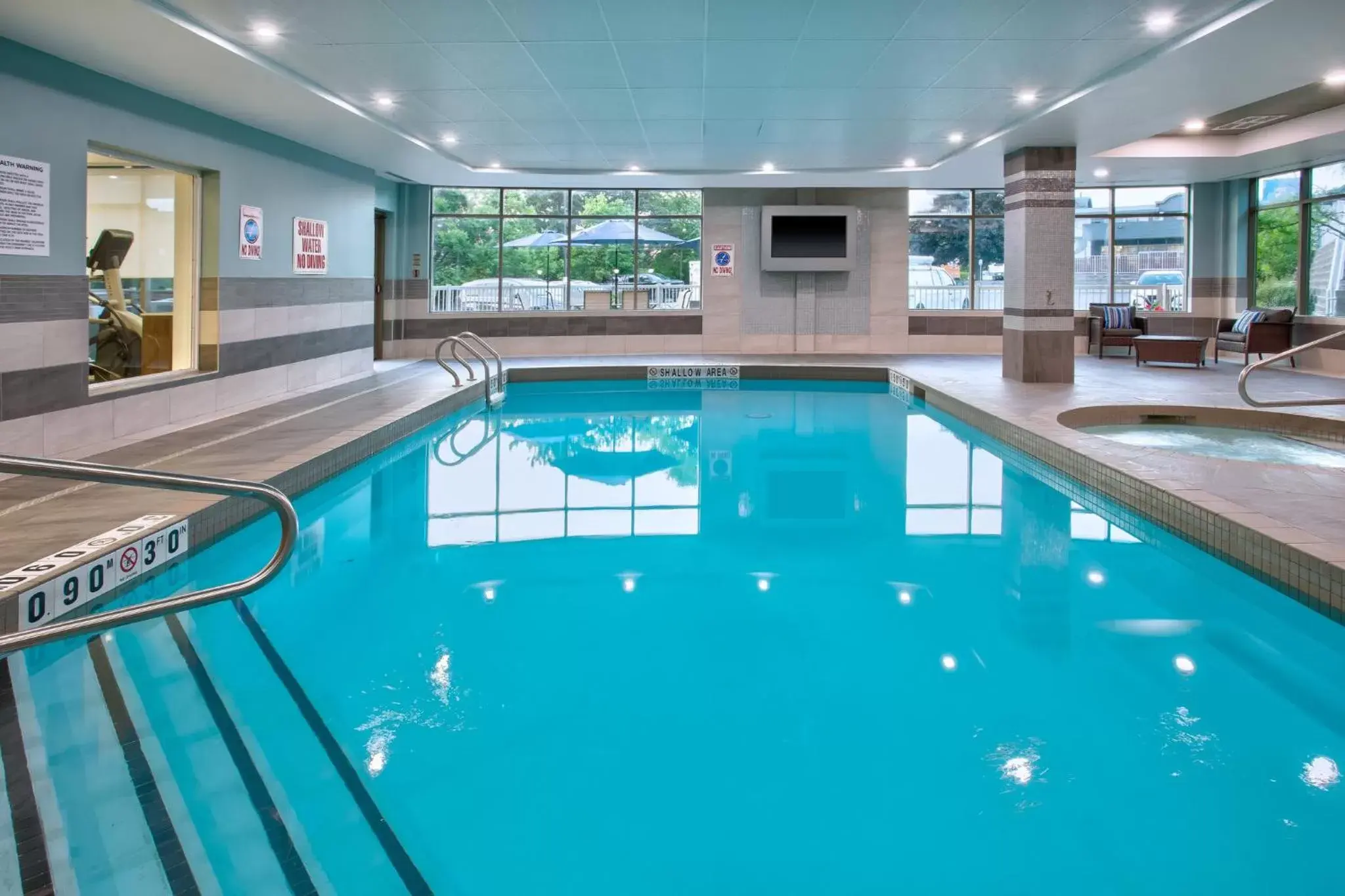 Swimming Pool in Holiday Inn Express Kingston Central, an IHG Hotel
