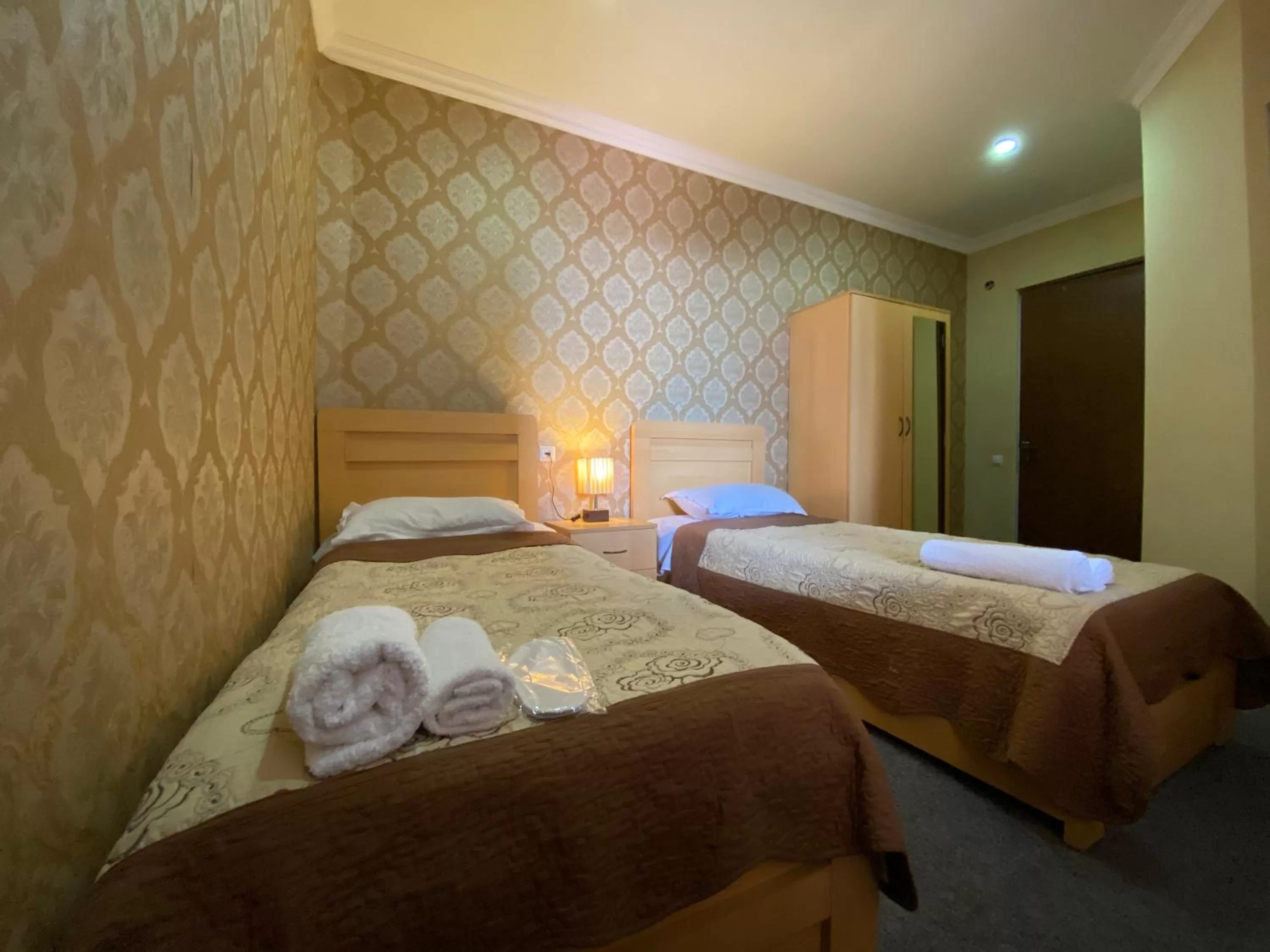 Bed in Hotel Shalimar