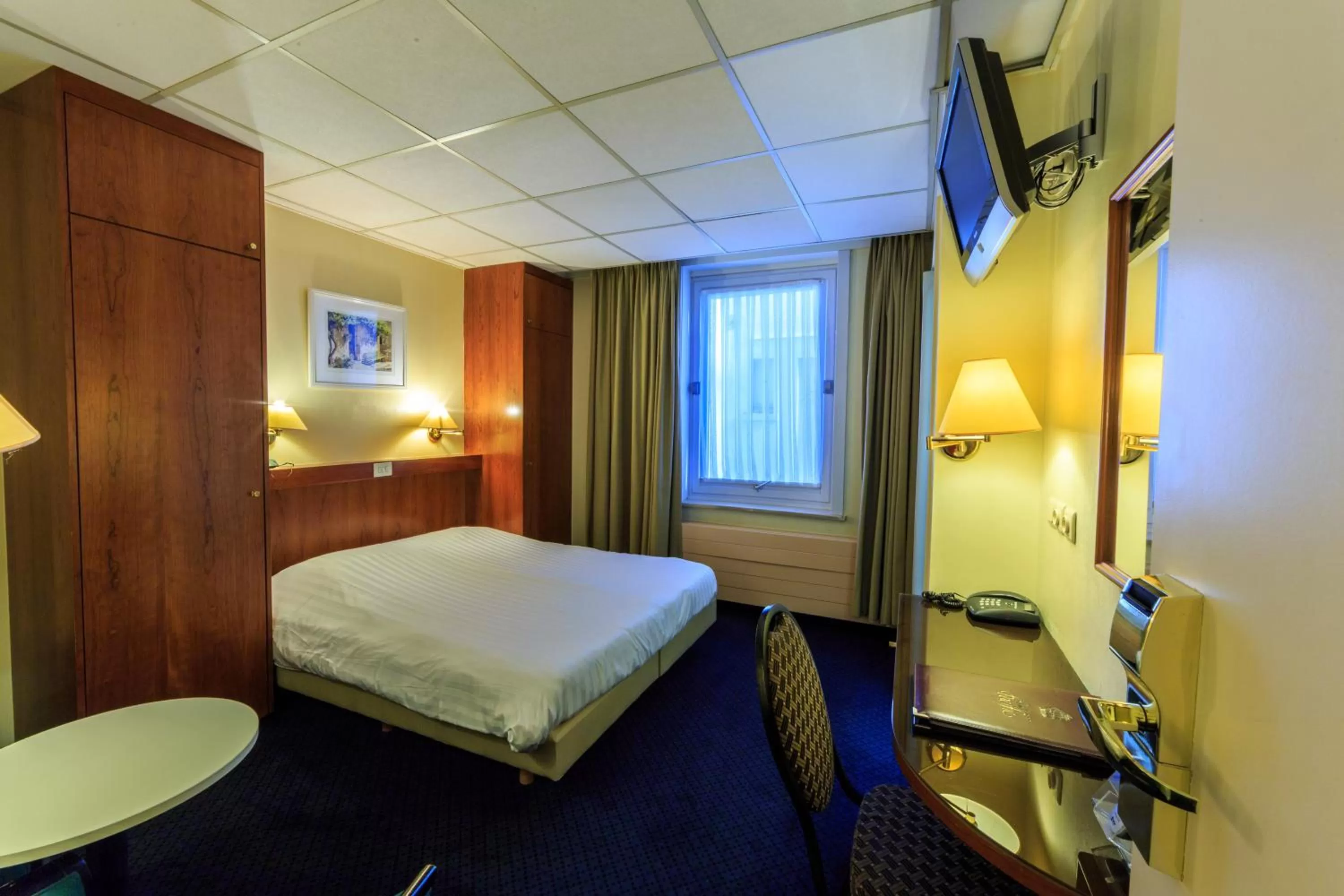 Bed in Hotel Pacific