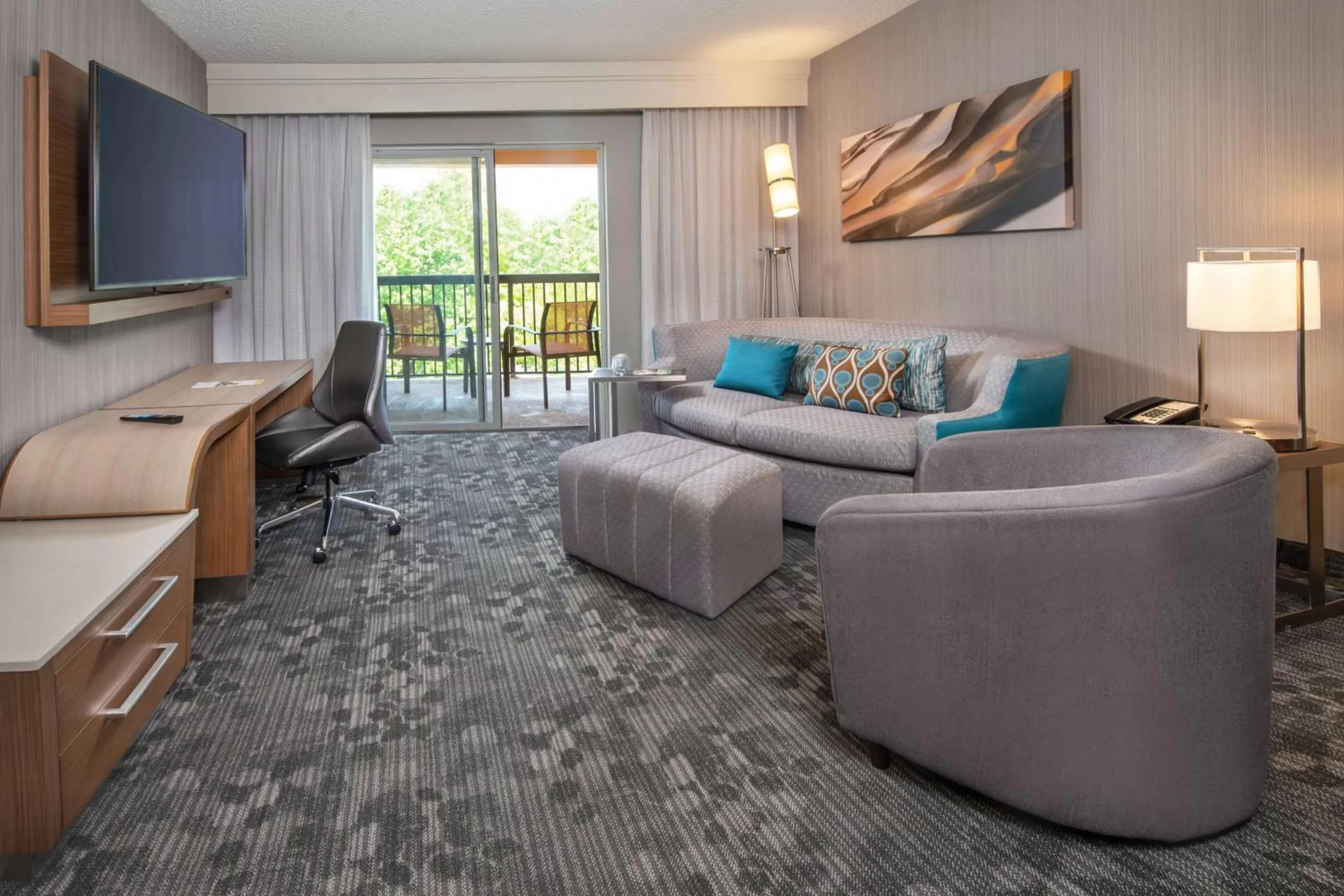 Photo of the whole room in Sonesta Select Allentown Bethlehem Airport