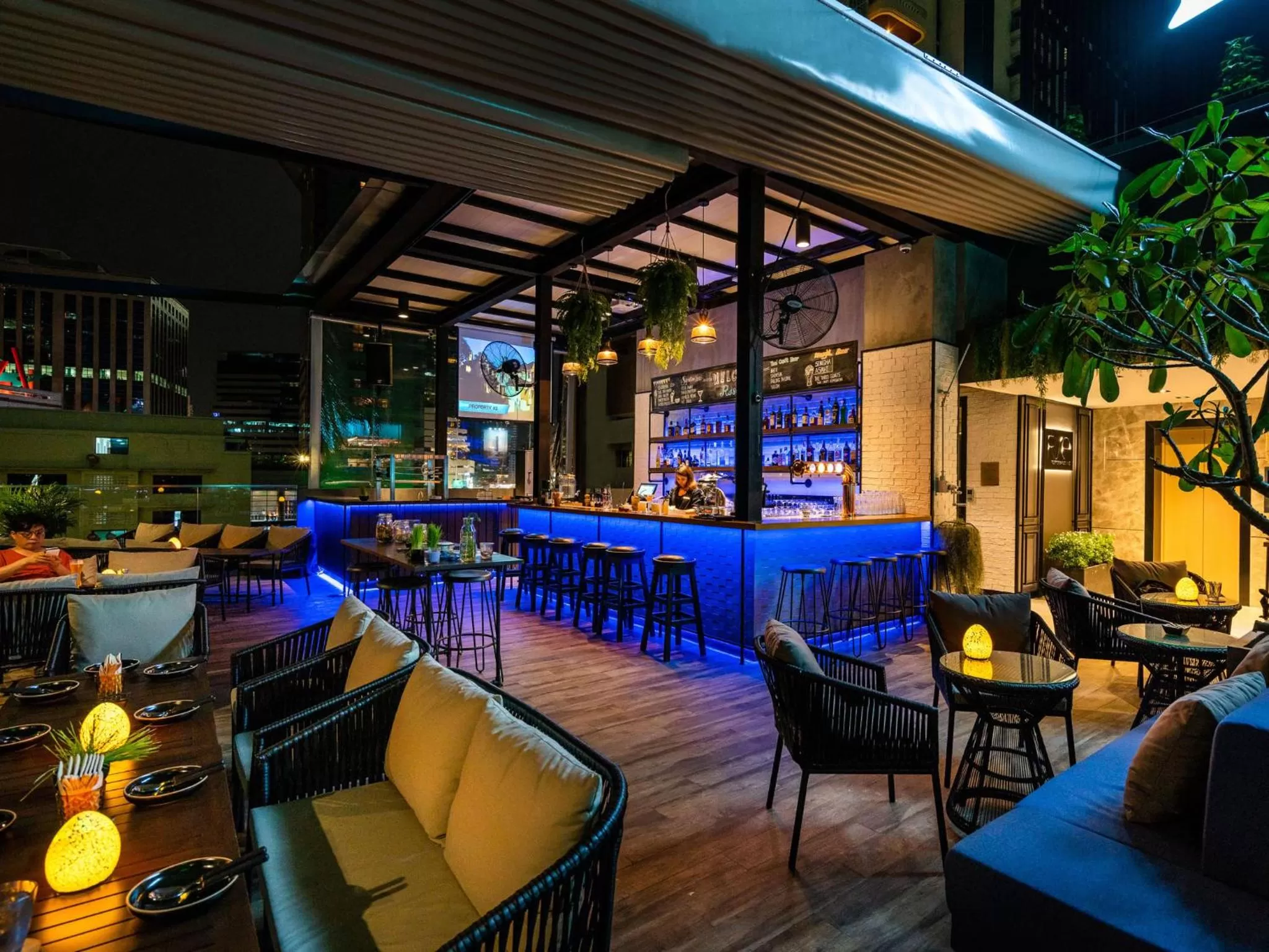 Lounge or bar in Tastoria Collection Sukhumvit