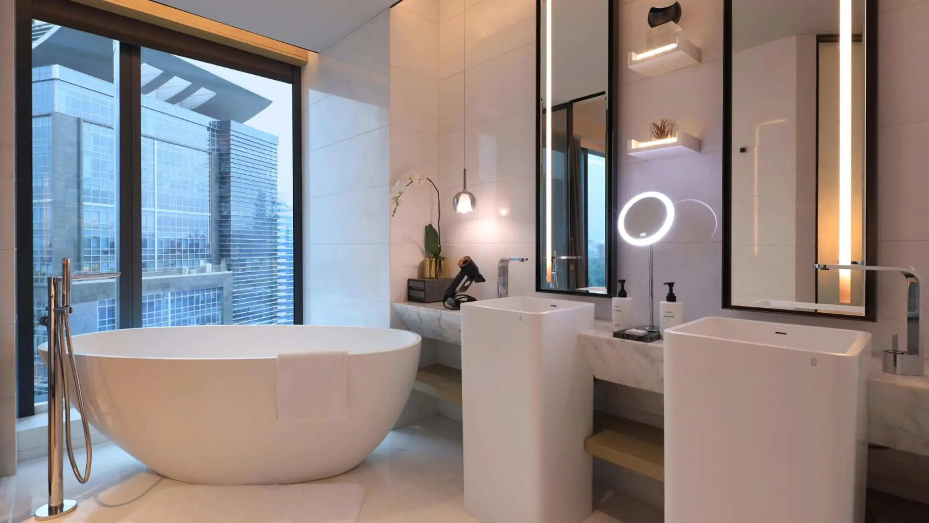 Photo of the whole room, Bathroom in InterContinental Beijing Sanlitun, an IHG Hotel