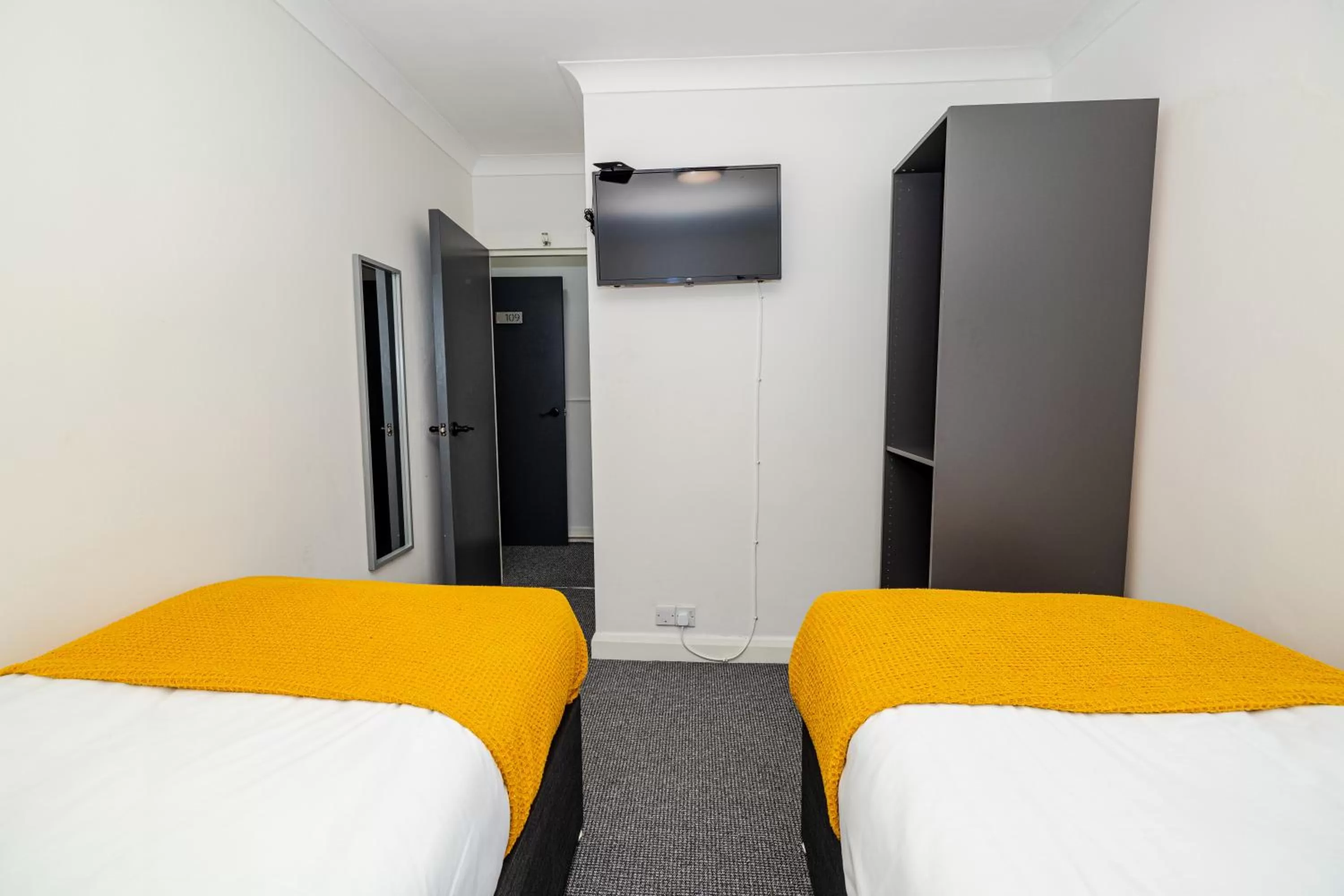 Bed in Woodford Hotel