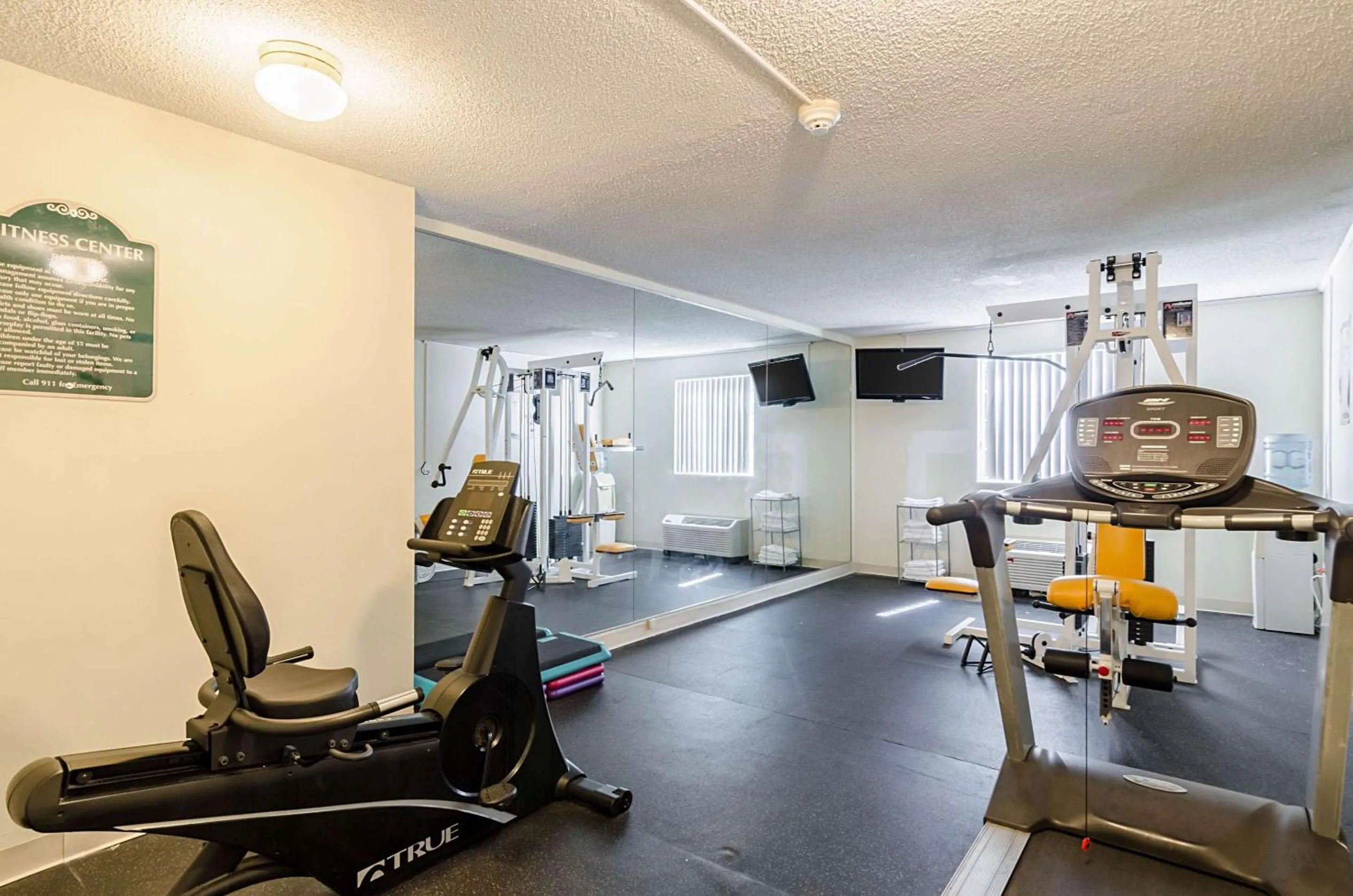 Fitness centre/facilities in Quality Inn Chicopee-Springfield
