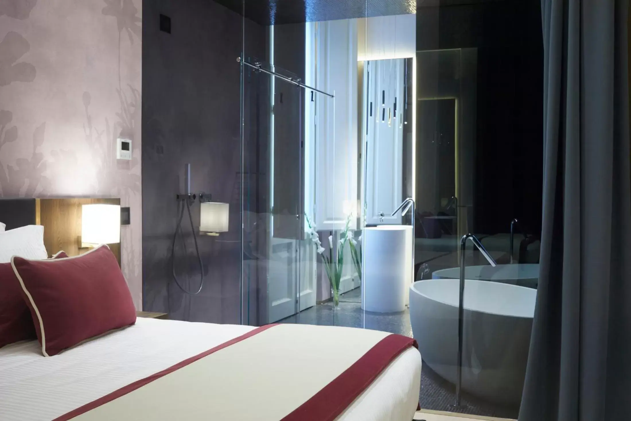 Bathroom, Bed in Messori Suites