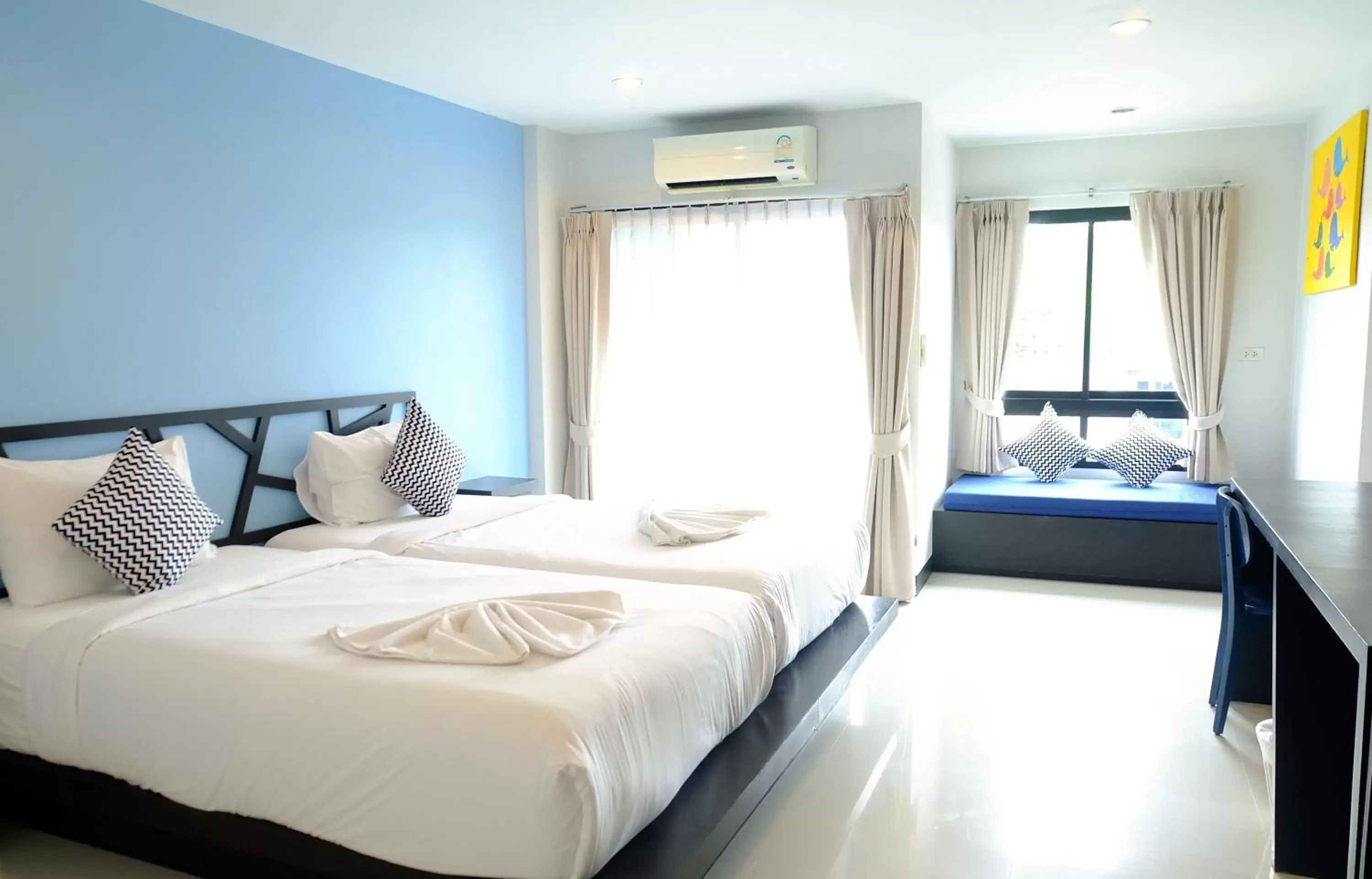 Deluxe Twin Room - Mountain View in Sleep Whale Hotel