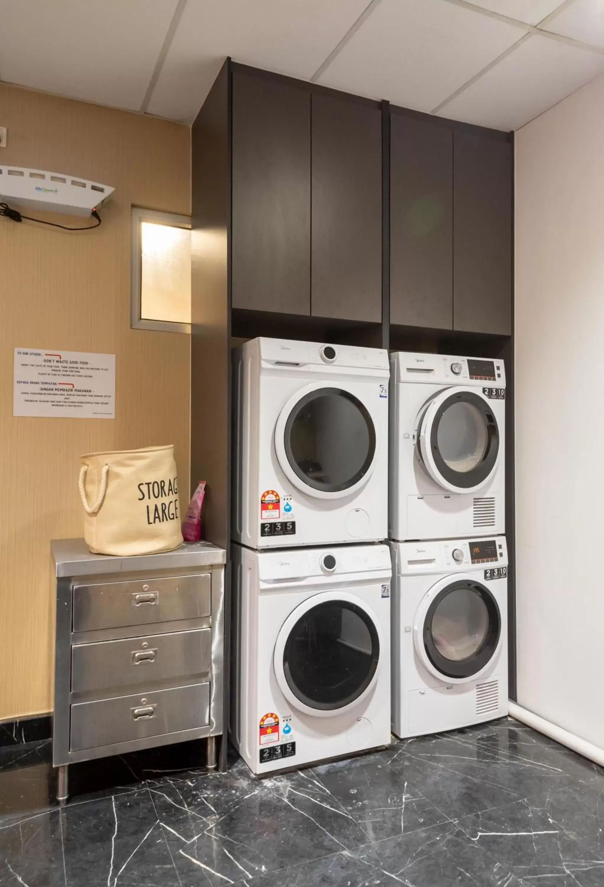 washing machine, Kitchen/Kitchenette in Worldview Grand Hotel