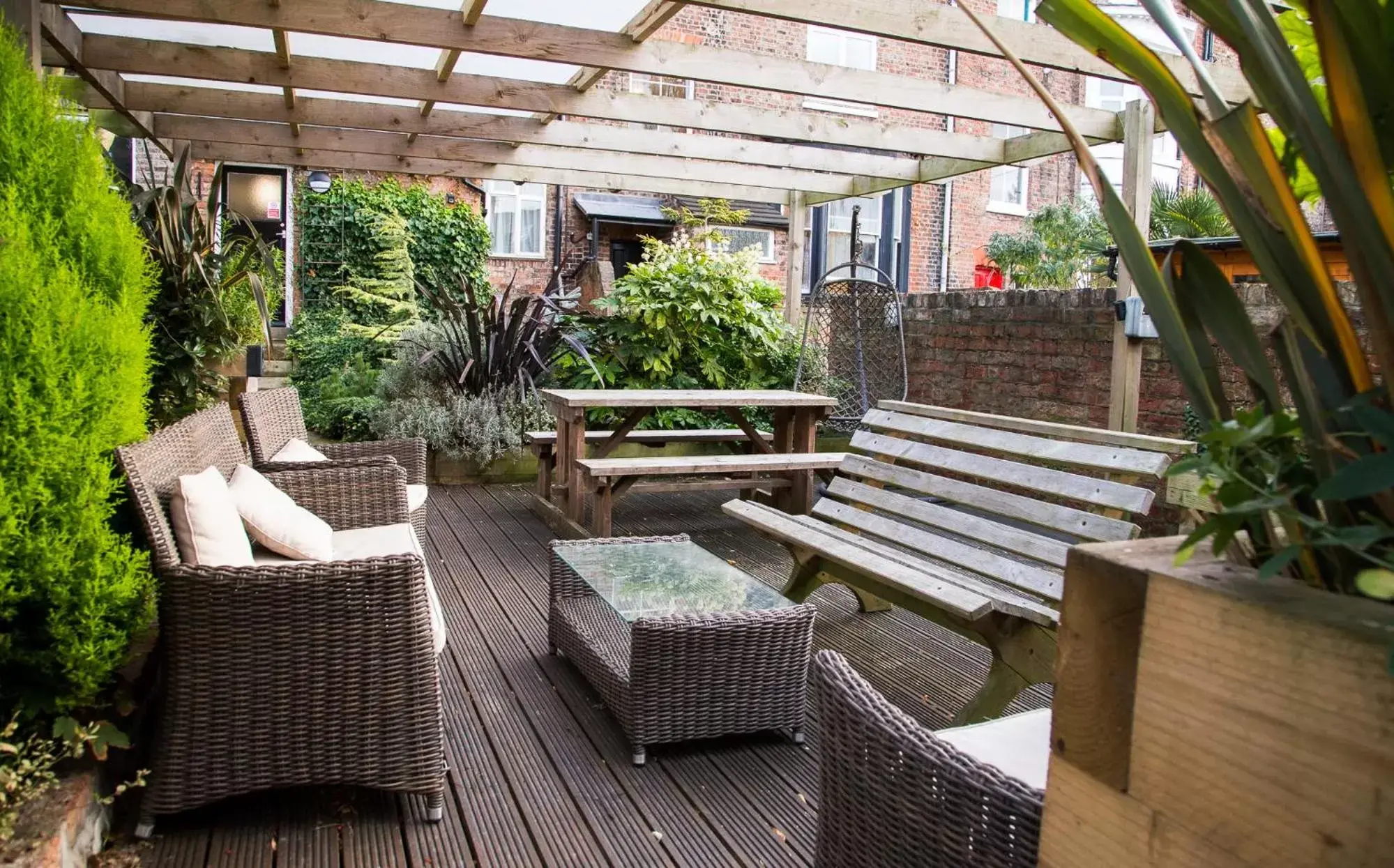 BBQ facilities, Patio/Outdoor Area in Hedley House Hotel & Apartments