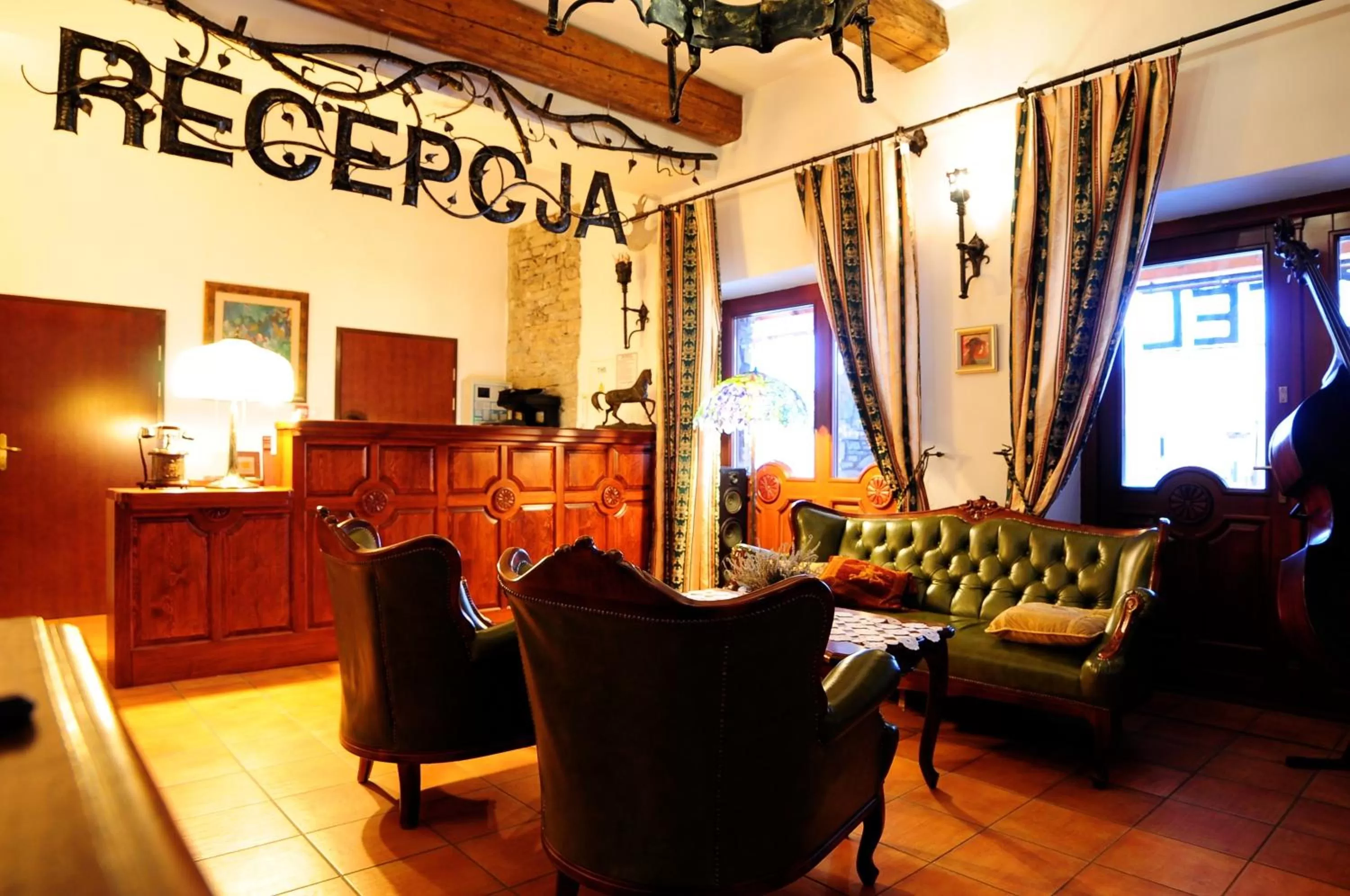 Lobby or reception in Folwark Stara Winiarnia