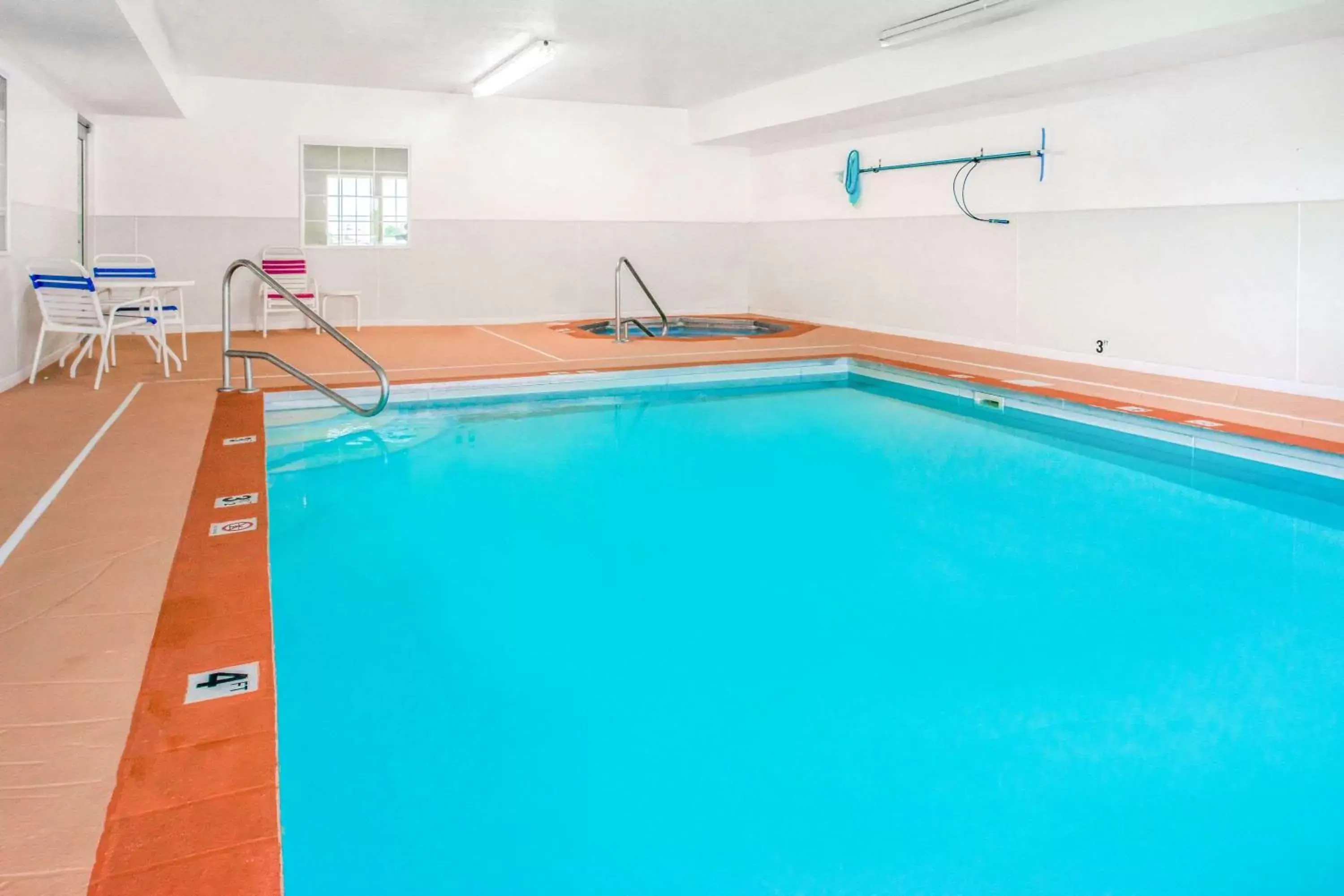 Activities, Swimming Pool in Microtel Inn & Suites Lincoln