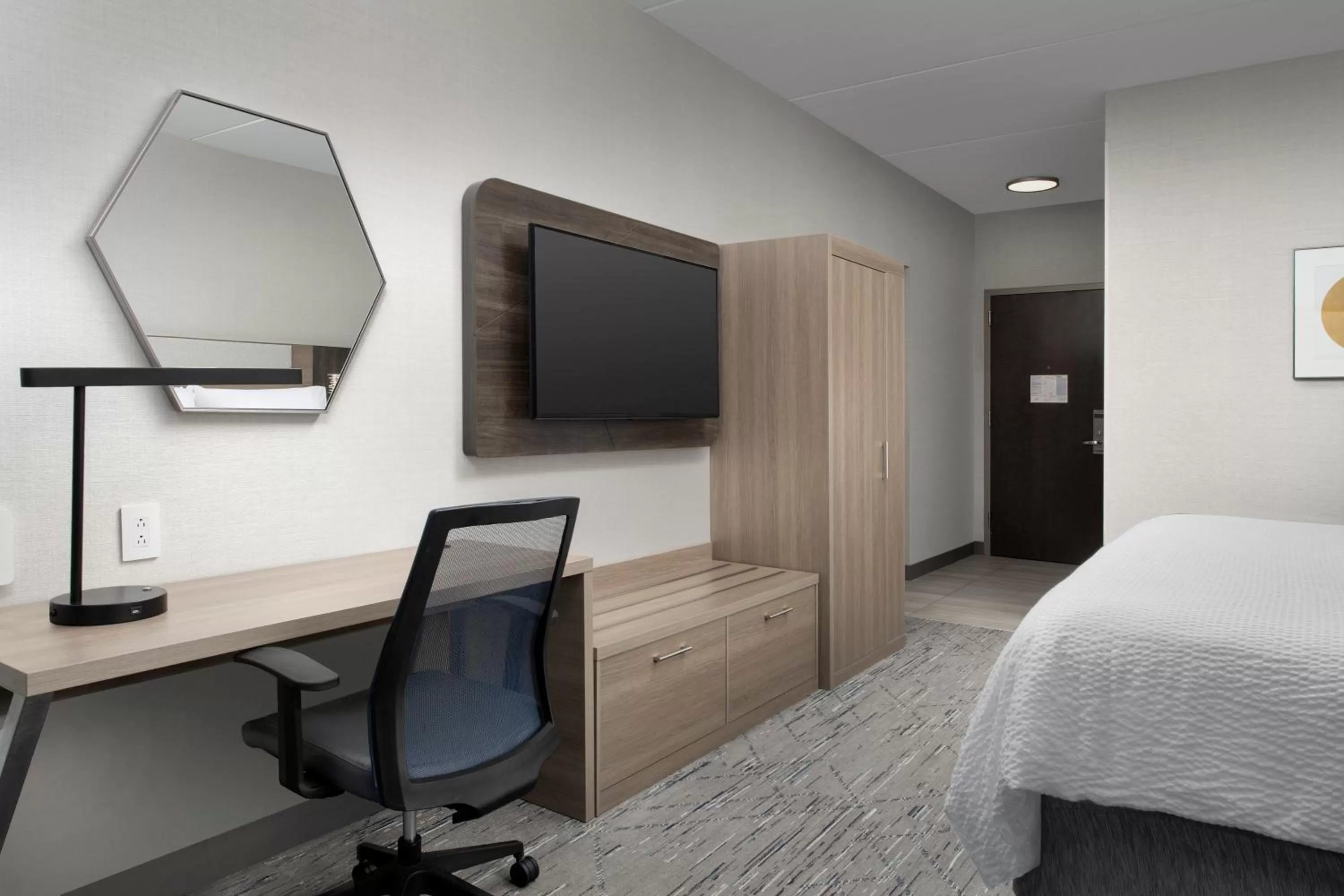 TV and multimedia, Bed in Holiday Inn Express & Suites Knoxville-Clinton by IHG
