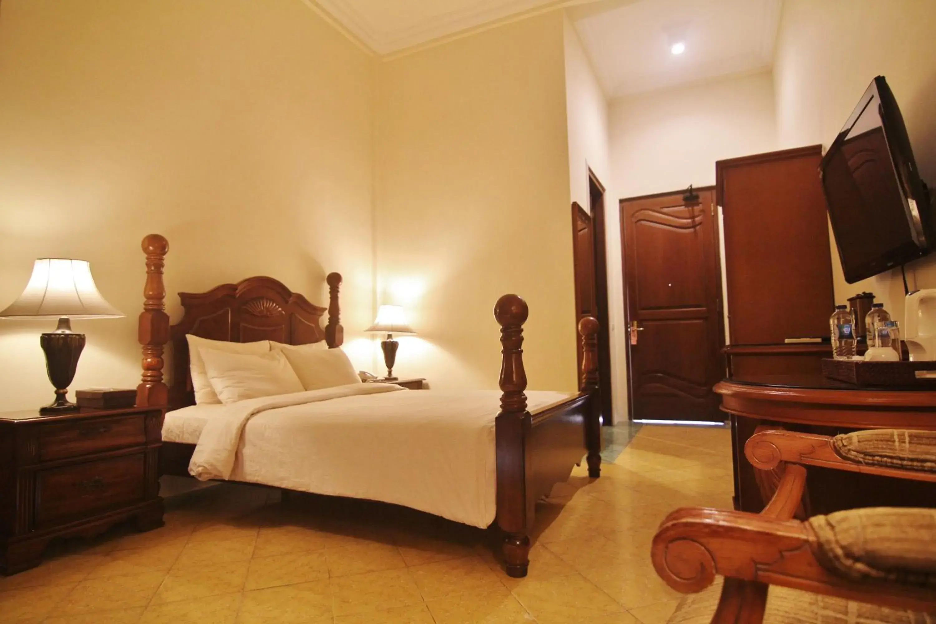 Bed in Sarasvati Borobudur Bed in Sarasvati Borobudur