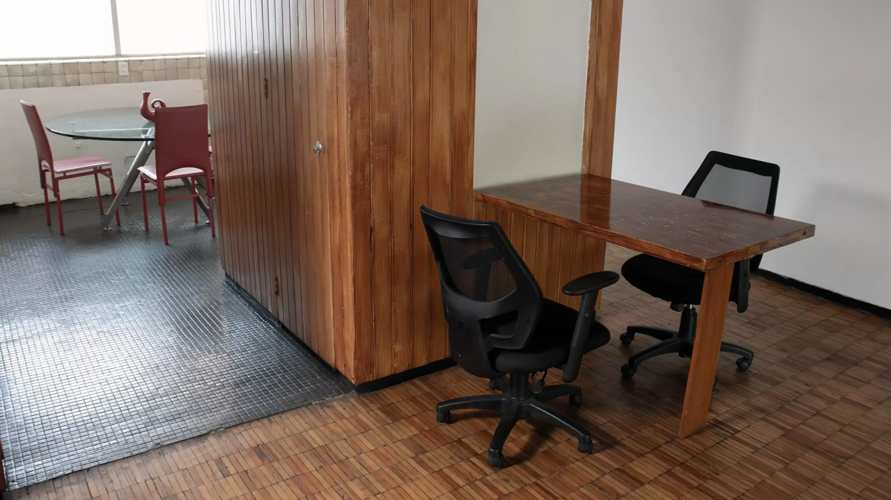 Dining Area in Suites Las Plazas